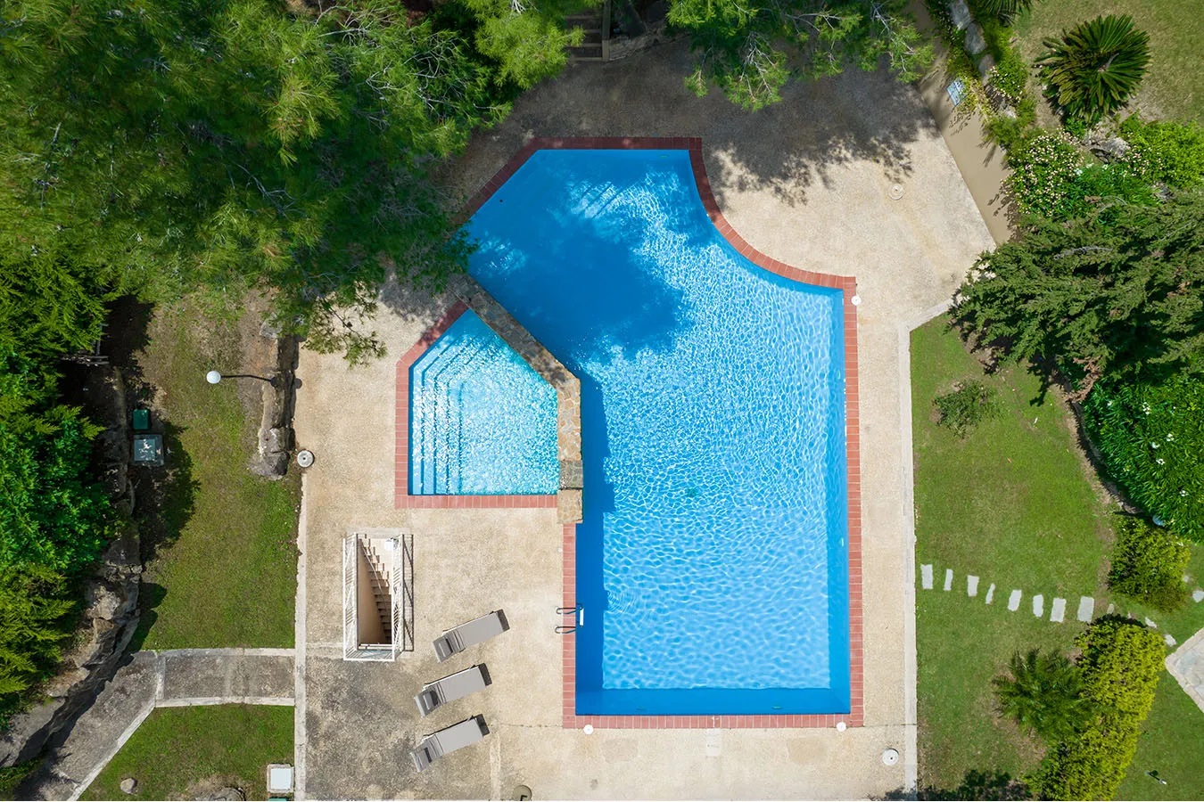 Sani Luxury Villas-Bazen.jpg