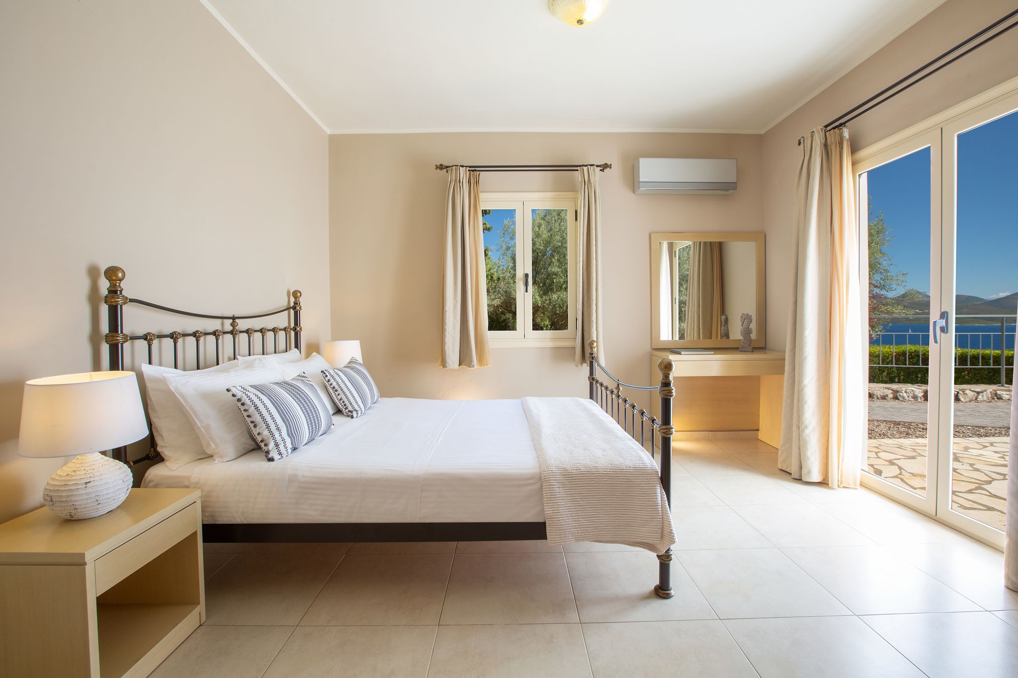 Ionian Luxury VIllas-Vila Levanda spavaca soba.jpg