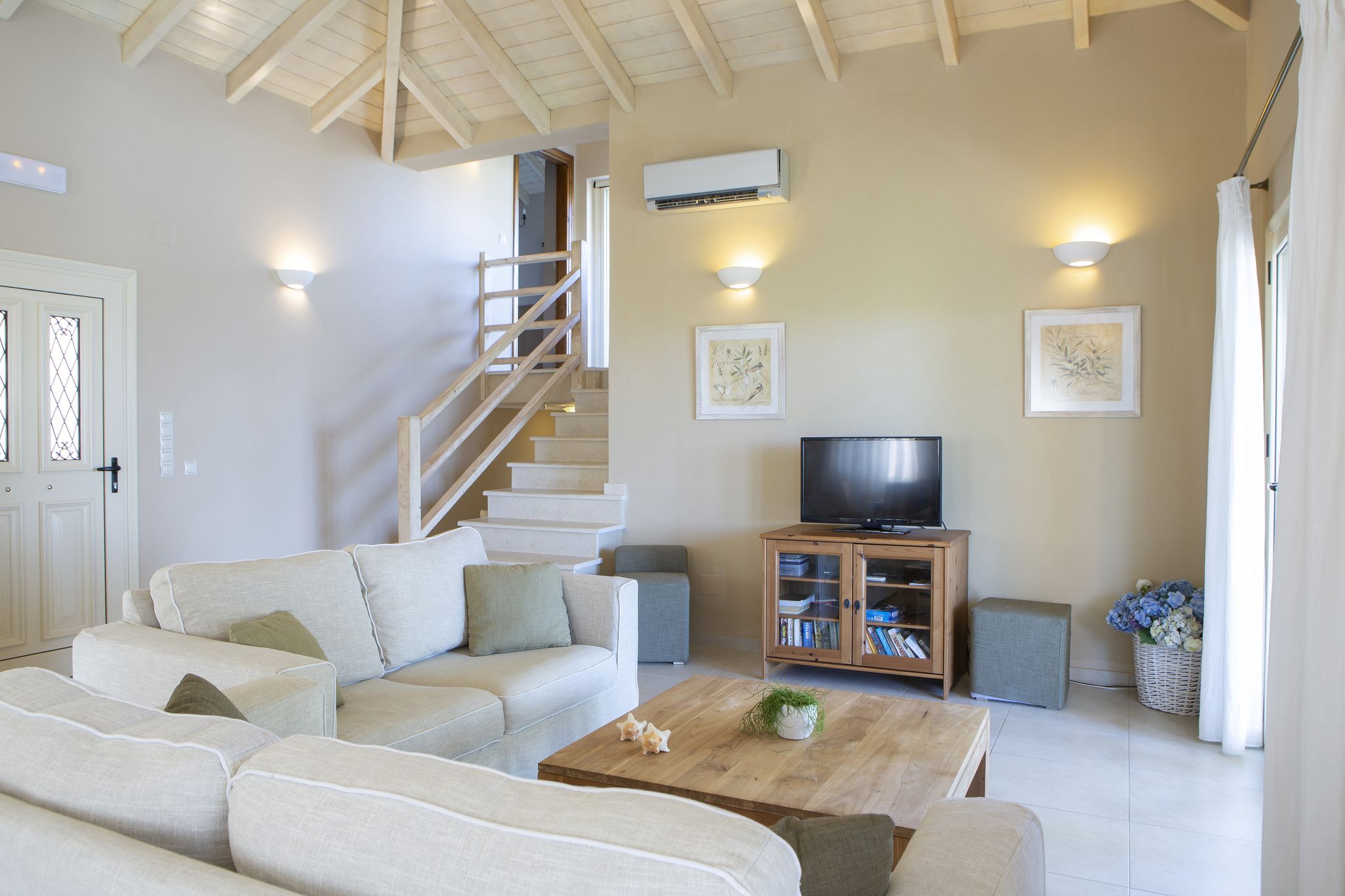 Ionian Luxury VIllas-Vila Olivia dnevna soba.jpg