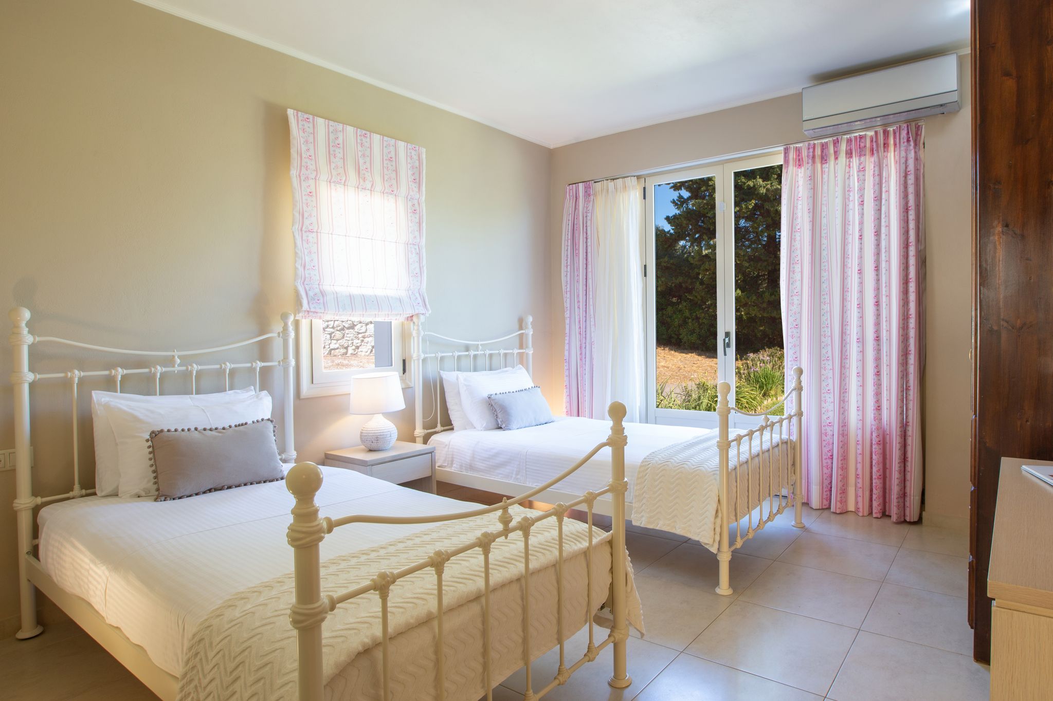 Ionian Luxury Villas-VIla Levanda druga spavaca soba.jpg