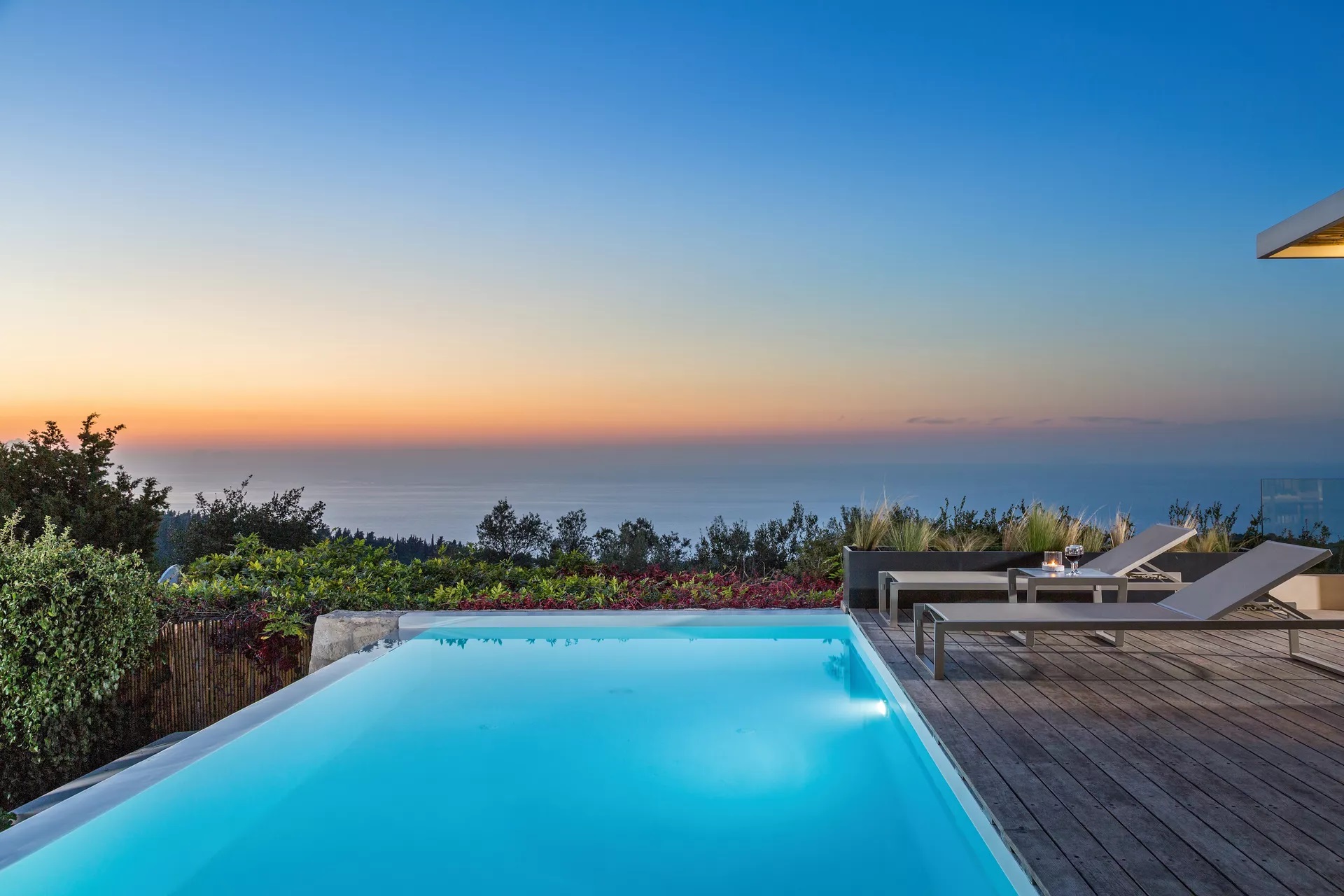 Art Blue Villas-Grand suite bazen.jpg