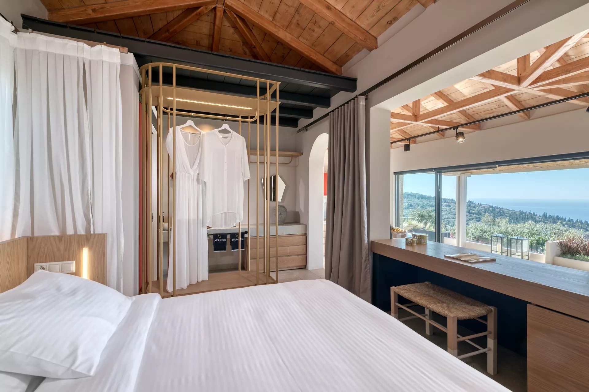 Art Blue Villas-Grand suite spavaca soba.jpg