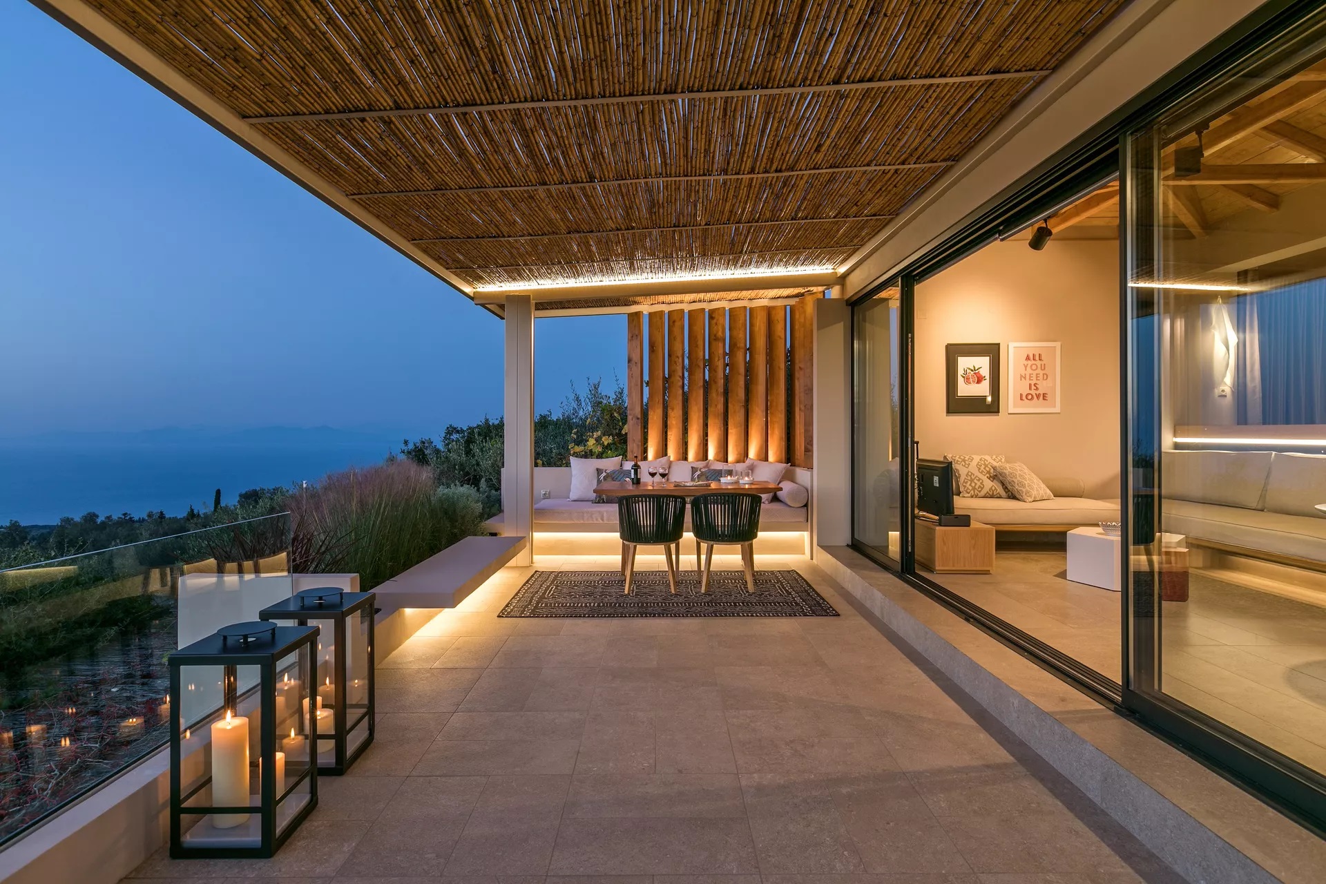 Art Blue Villas-Grand suite terasa.jpg