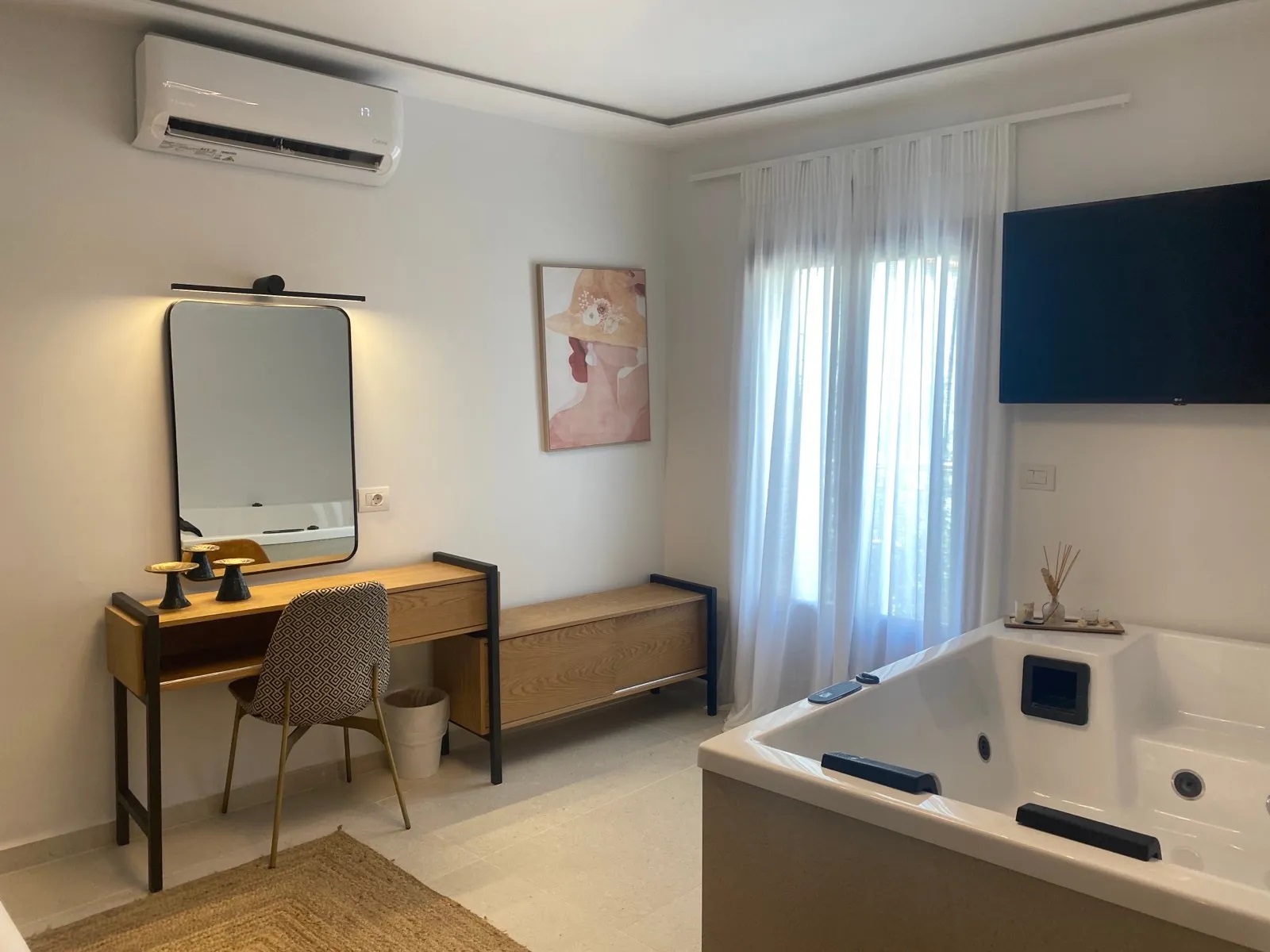 The Well-Suite sa djakuzijem.jpg