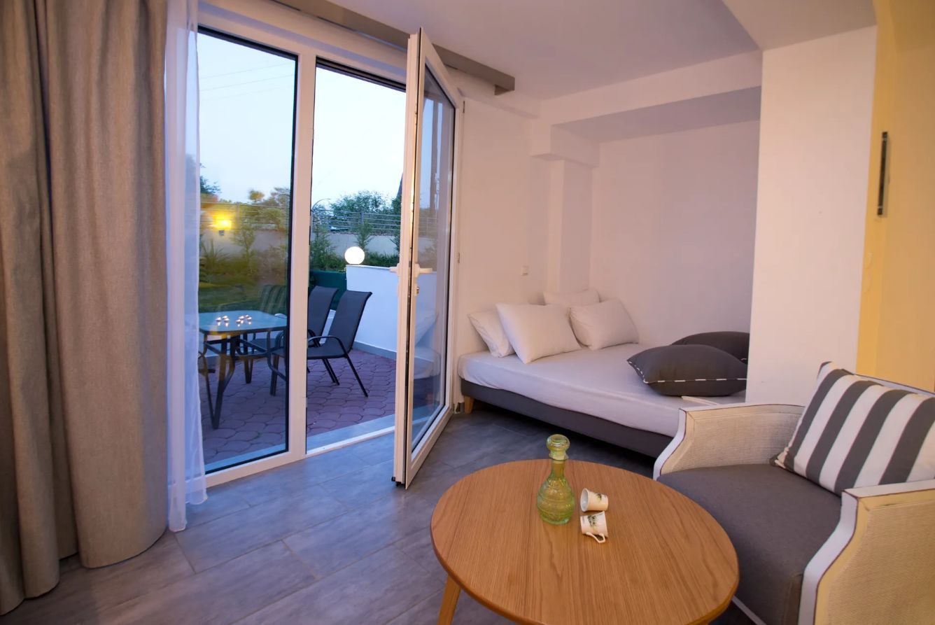 Kapahi Sea View apartments & suites izgled apartmana sa đakuzijem.jpg
