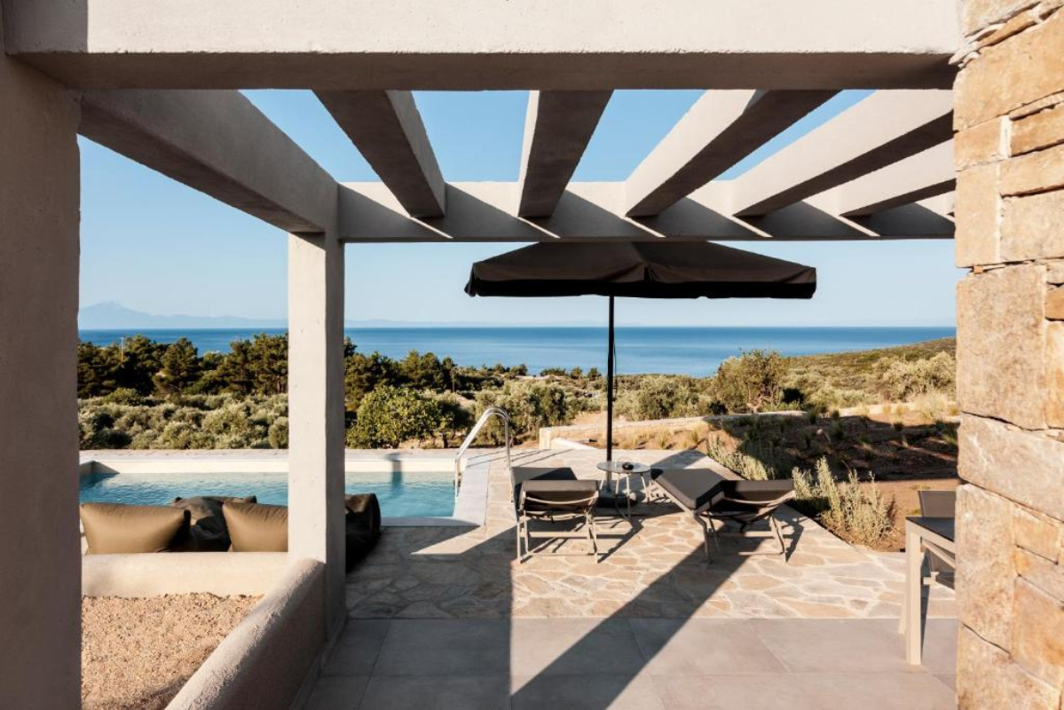 Hotel Fari Stone Villas pogled iz vila.jpg