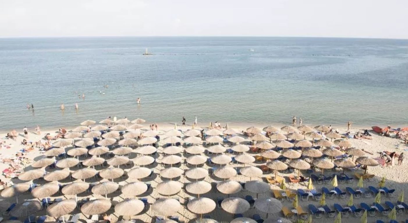 Mistral Seaside Hotel-Plaza.jpg