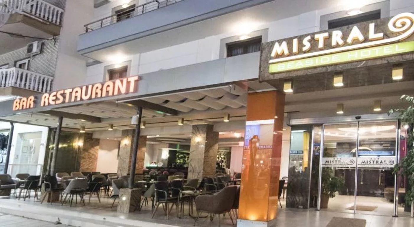 Mistral Seaside Hotel-Ulaz u hotel.jpg