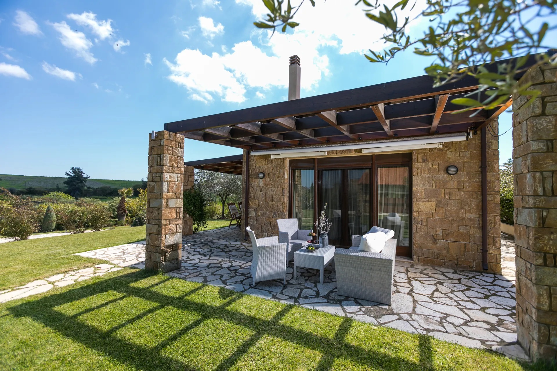 NG Sani Villas-Viktoria trosobna vila.jpg