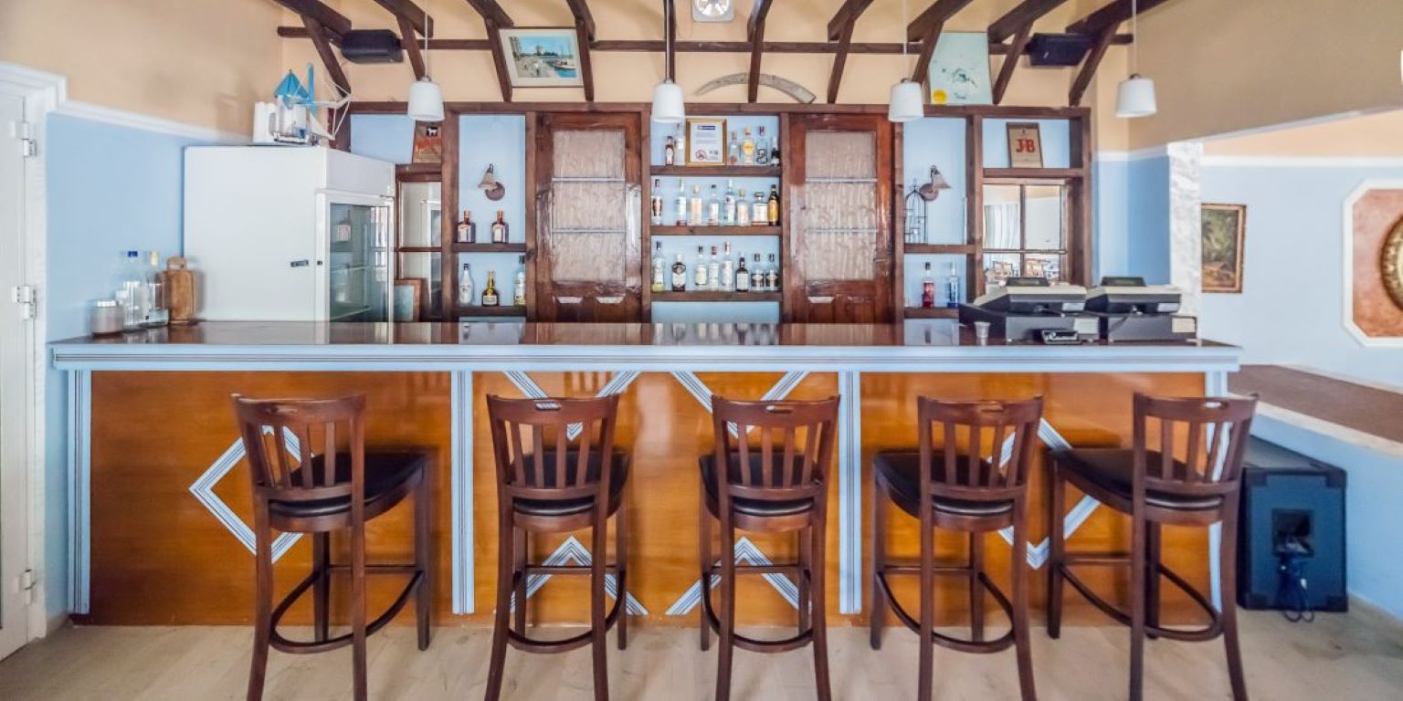 SIntrivanis Resort Beach-Bar.jpg