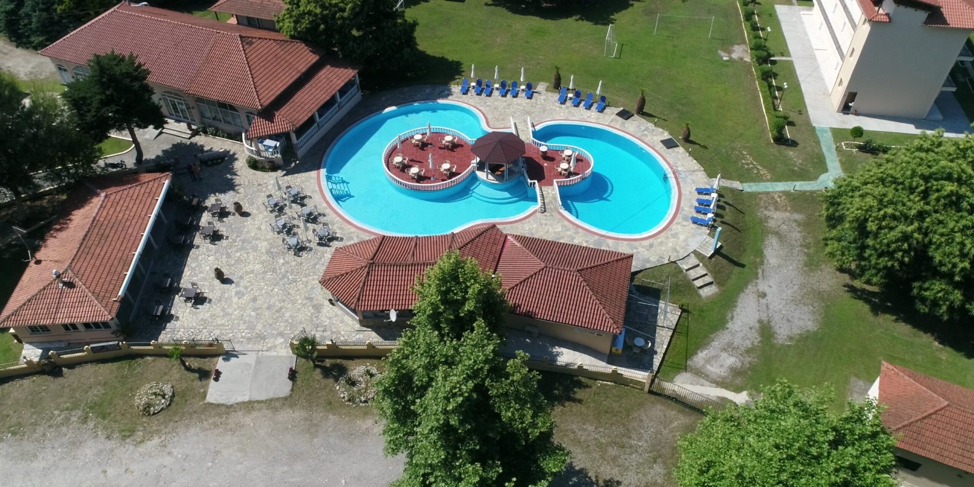 Sintrivanis Resort Beach-Bazen.jpg