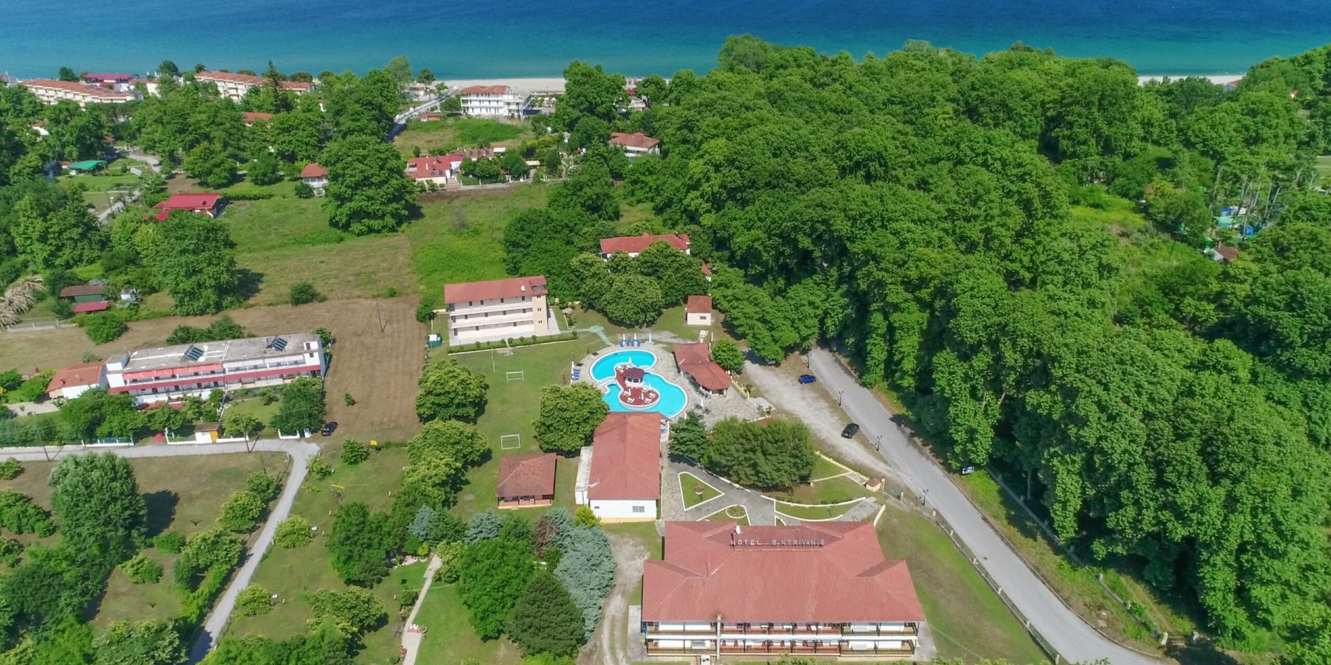 Sintrivanis Resort Beach-Kompleks hotela.jpg