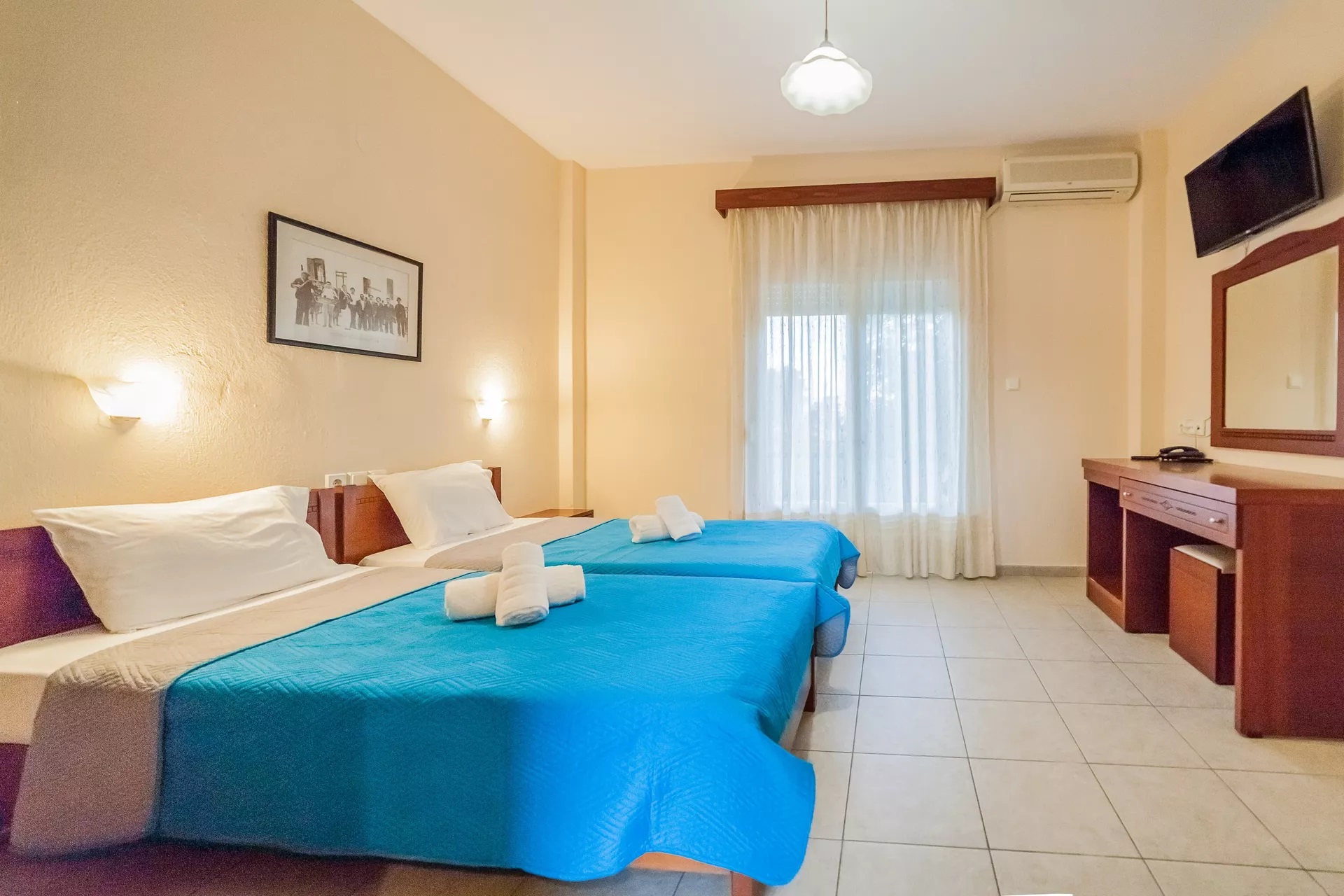 Sintrivanis Resort Beach-Studio.jpg