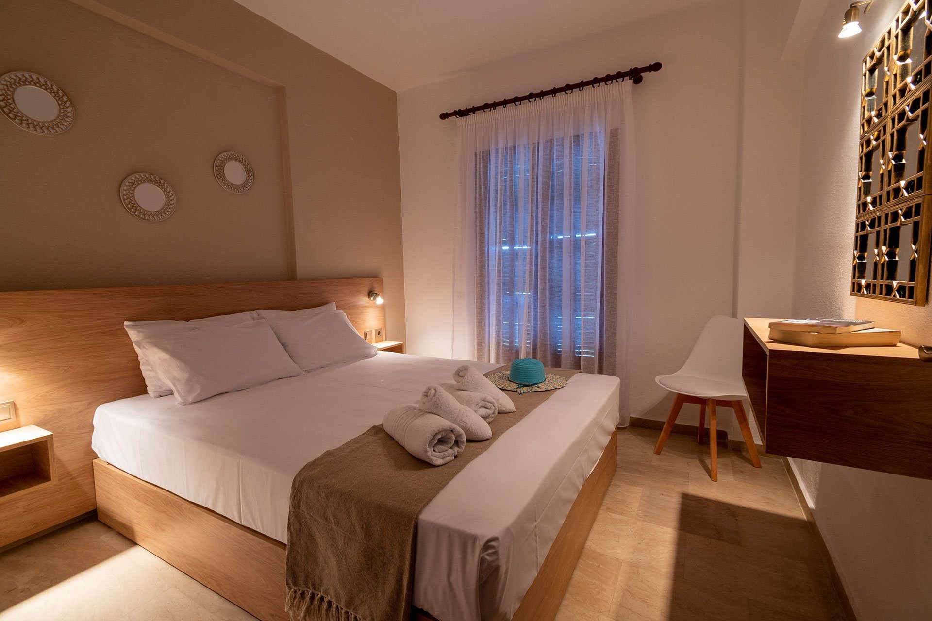 Studios Kriopigi-Apartman porodicni prvi sprat spavaca soba.jpg