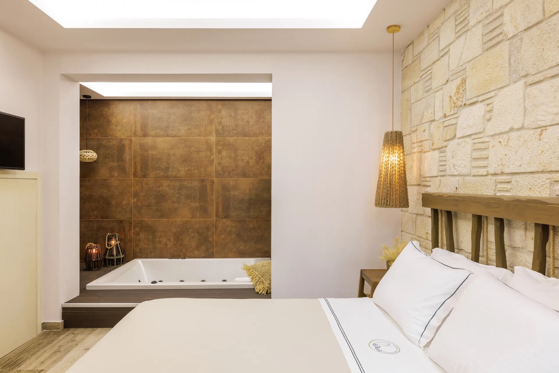 Kastri Elia Suites-Deluxe suite djakuzi.jpg