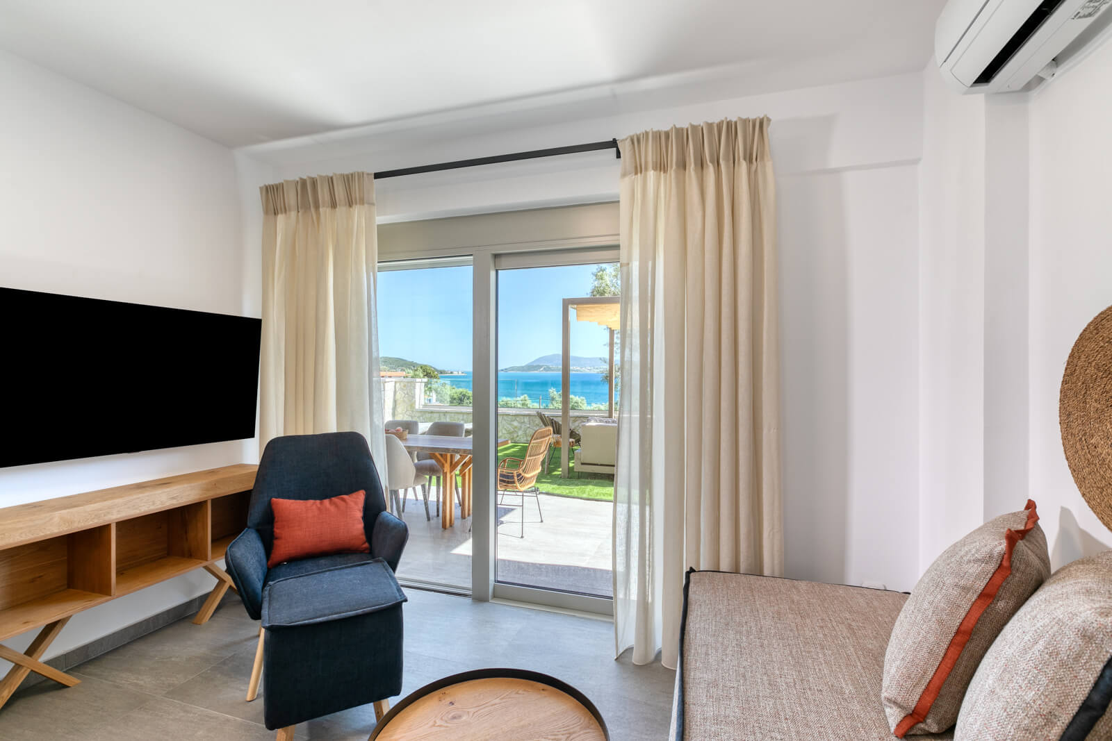 White Rock VIllas-Rosses vila dnevna soba.jpg