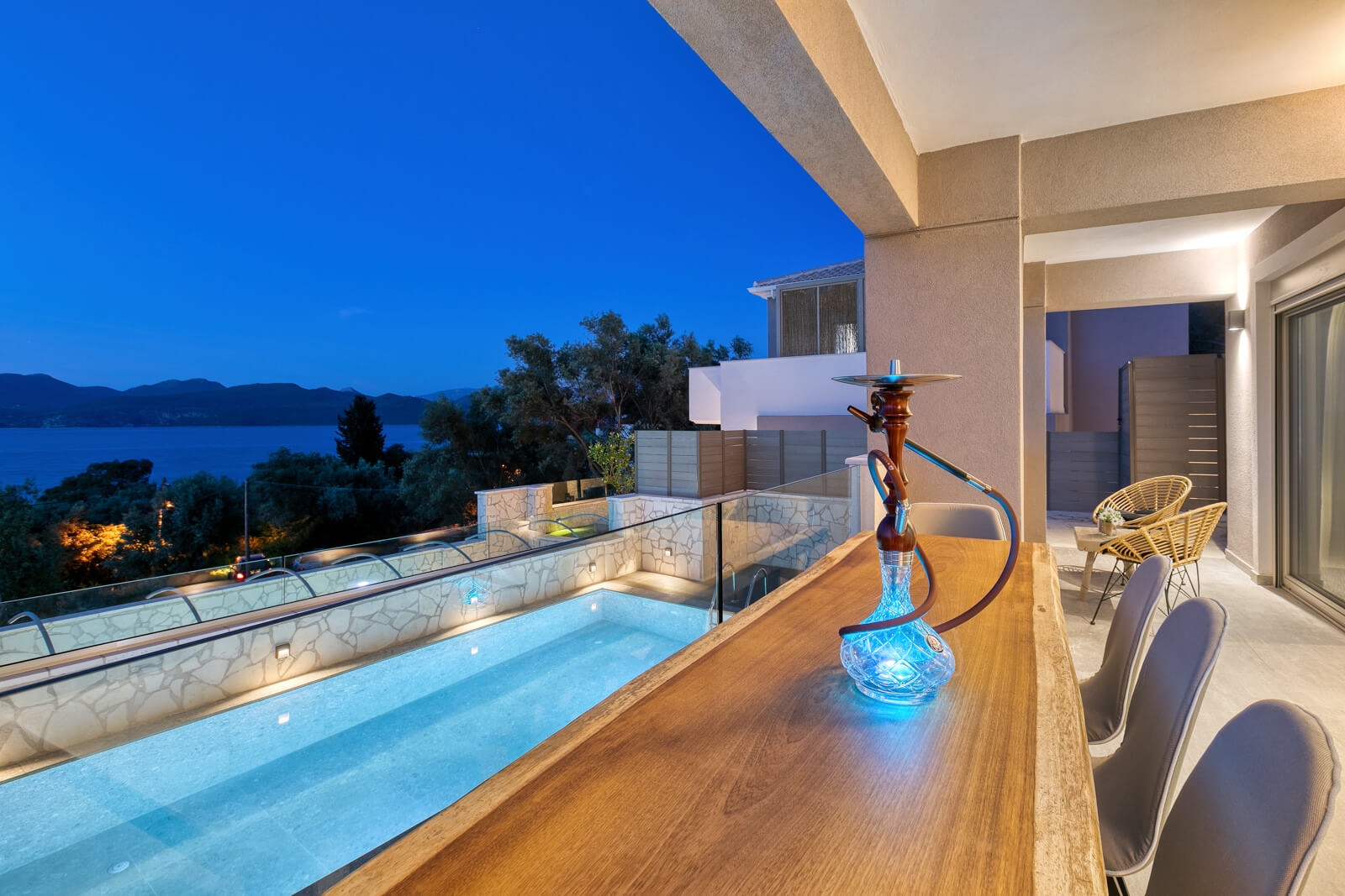 White Rock Villas-Agnes vila.jpg