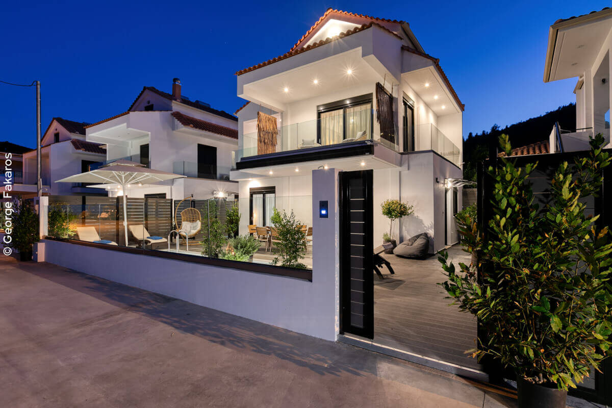 White Rock Villas-Prestige vila.jpg