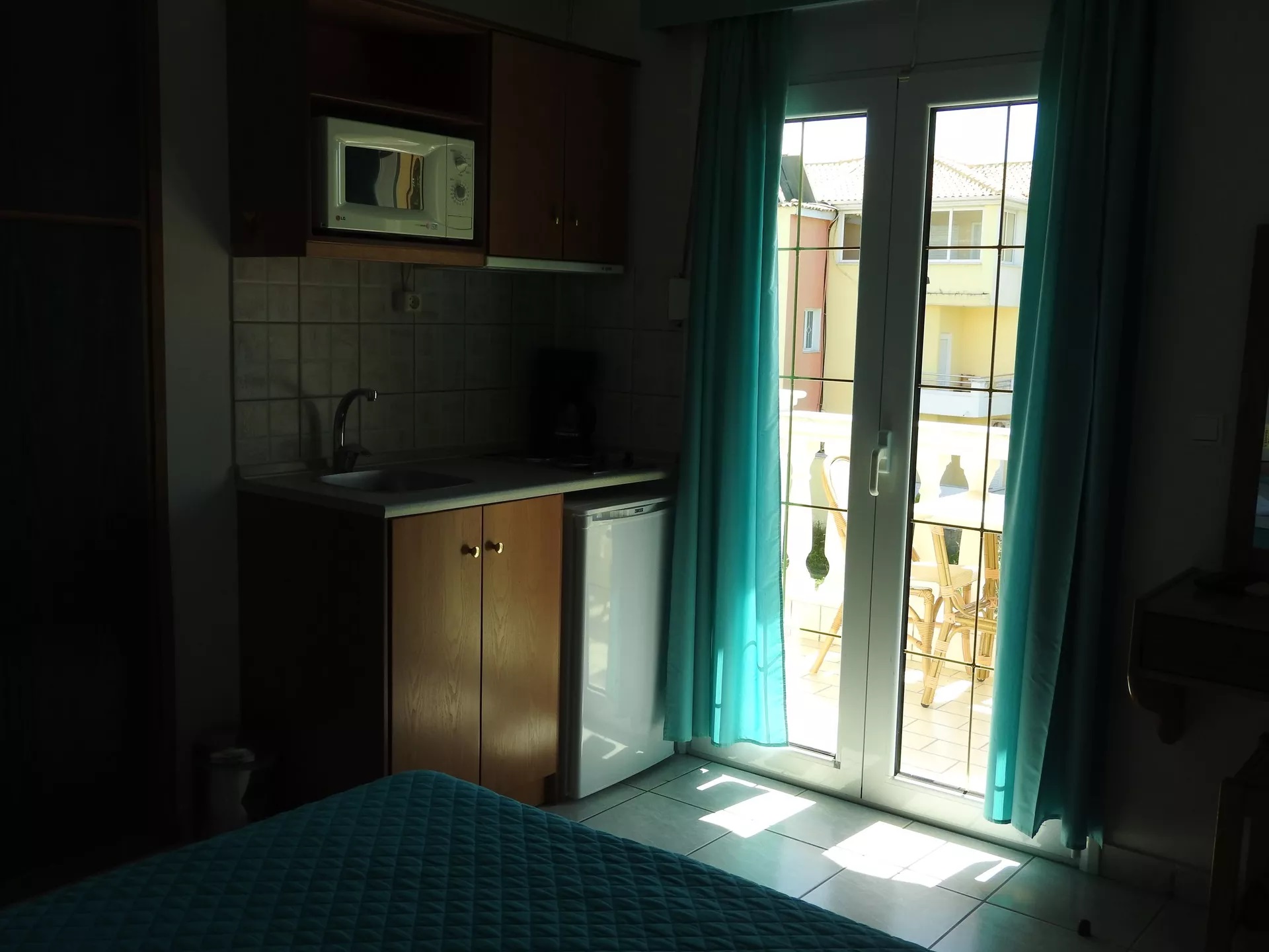 Villa Andreas Ammoudia-Studio kuhinja.jpg