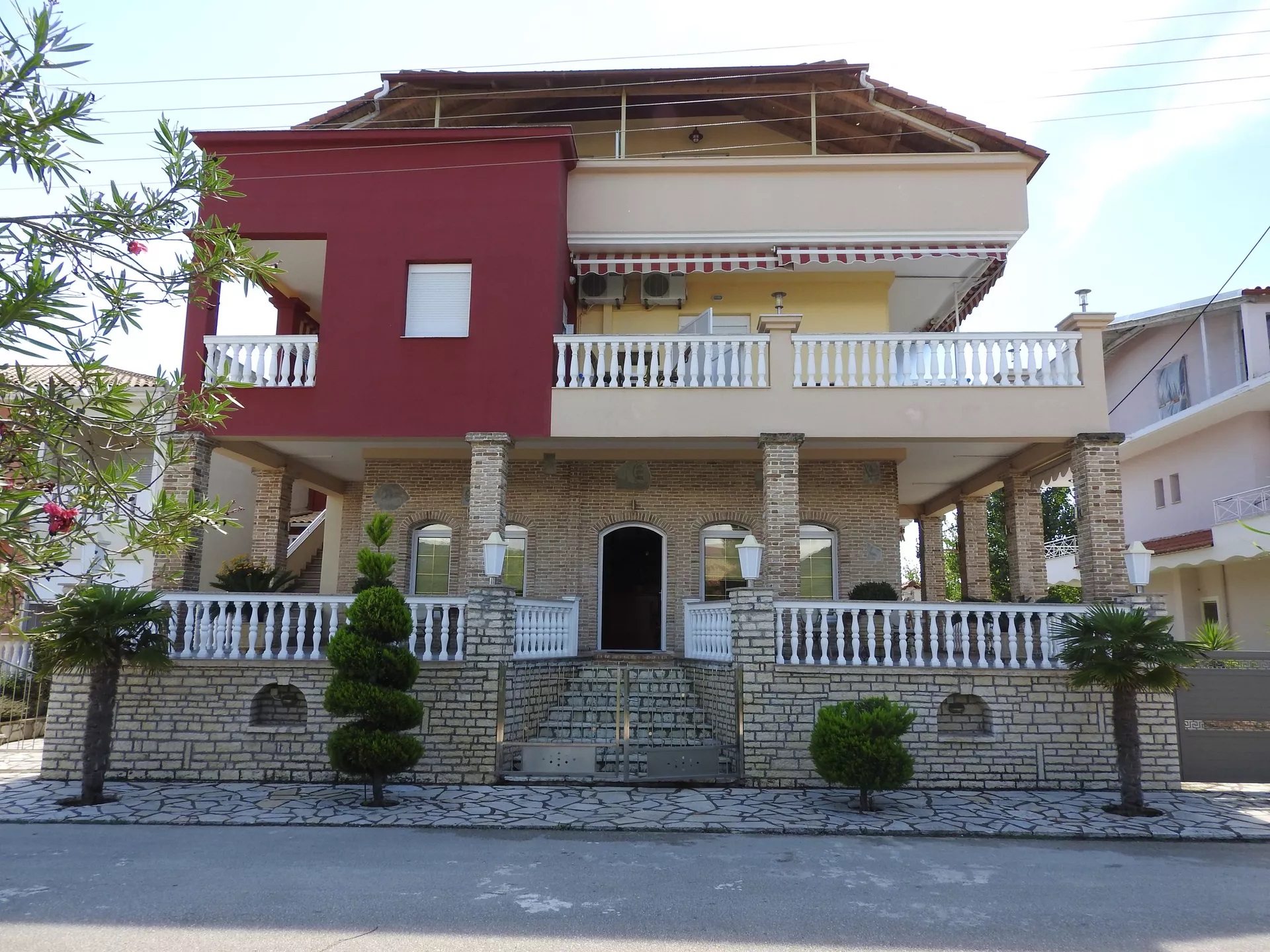 Villa Andreas-Vila spolja.jpg