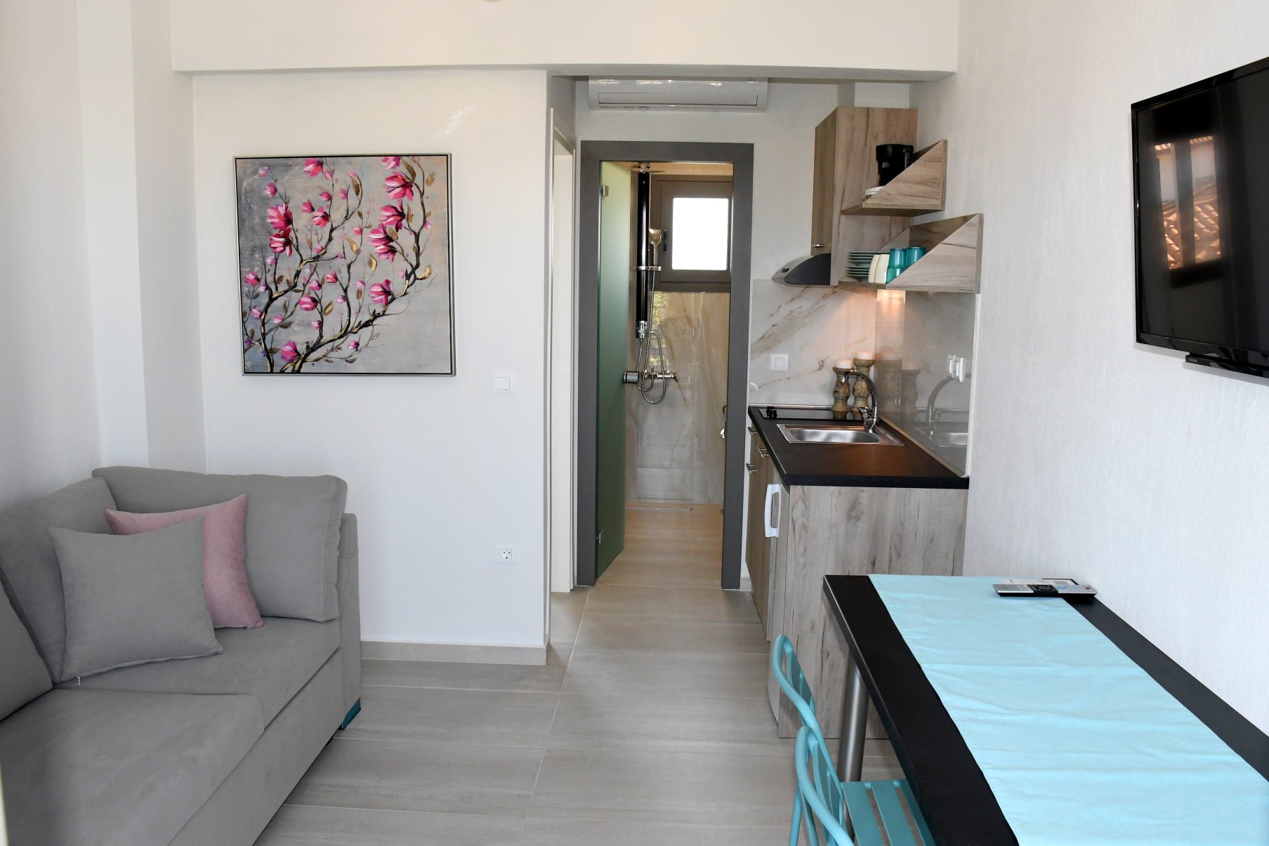 Theano Luxury Suites-Comfort suite.jpg