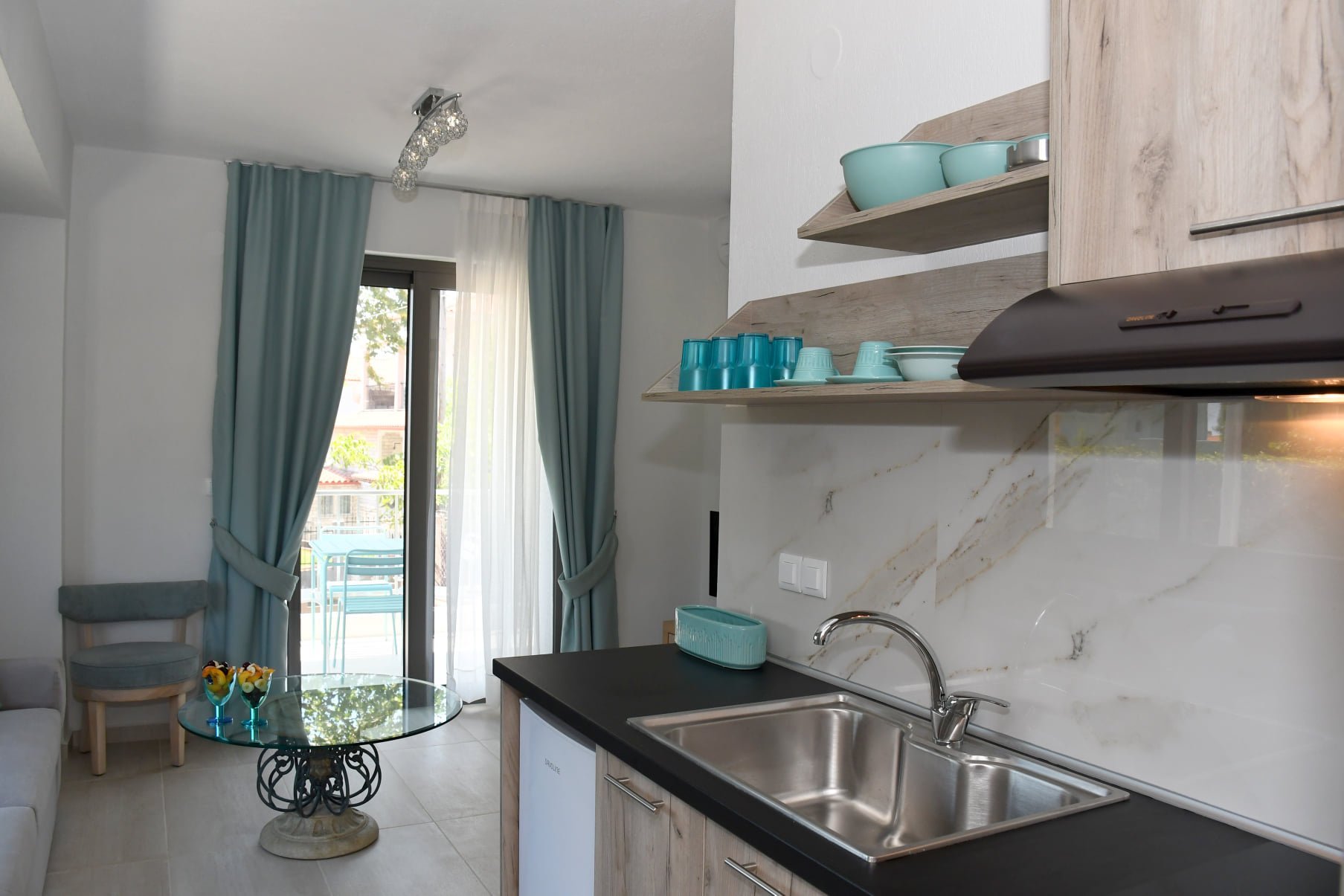 Theano Luxury Suites-Djakuzi suite.jpg