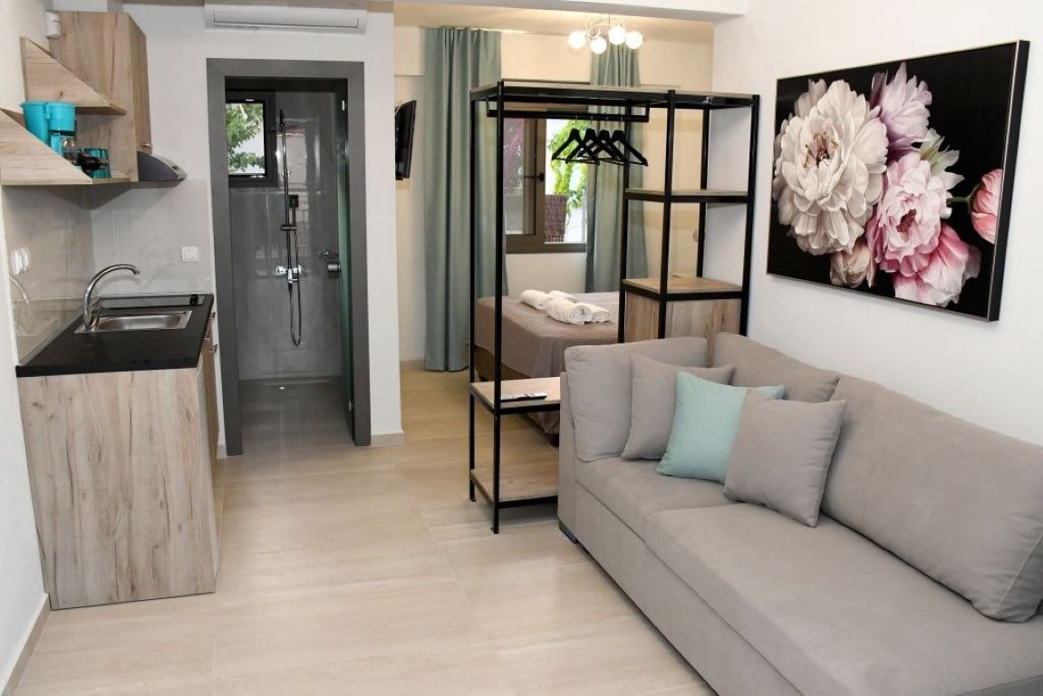 Theano Luxury Suites-Porodican suite.jpg