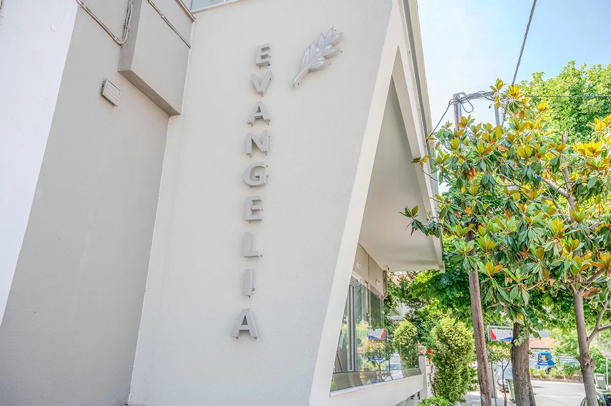 Evangelina Apartments-Zgrada hotela.jpg