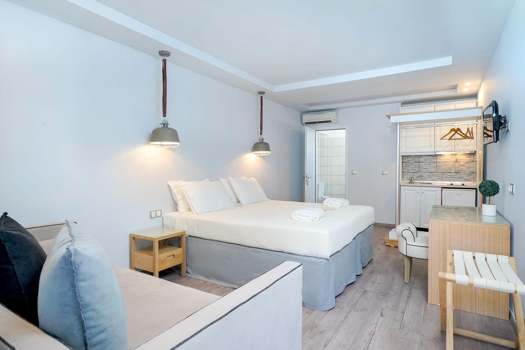 Hotel Kamelia & Semili deluks soba.jpg