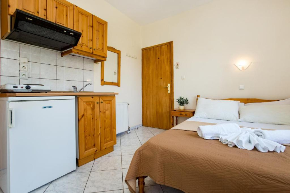 Hotel Ianos apartments ekonomi studio.jpg