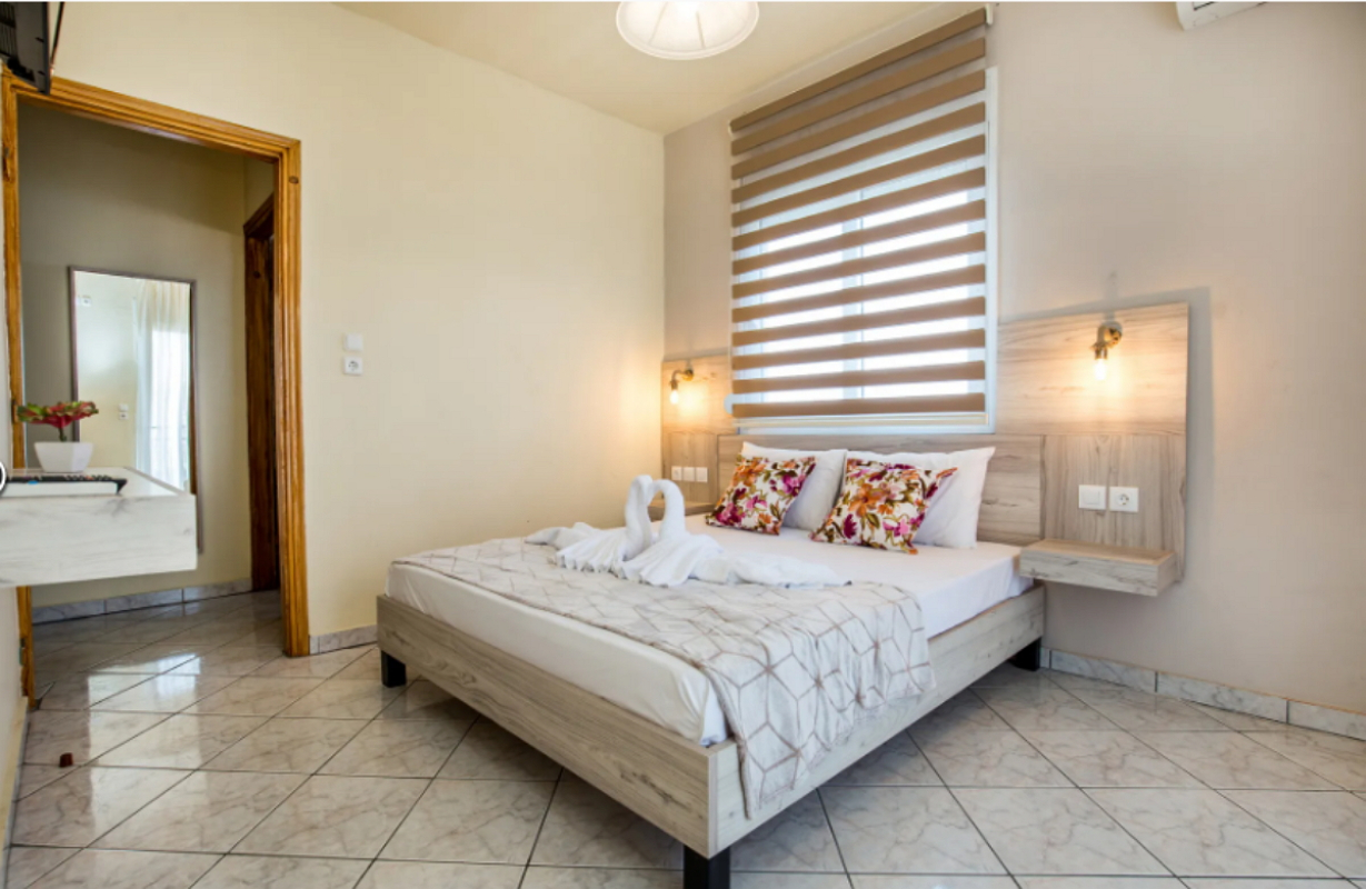 Ianos apartments apartman sa balkonom.jpg