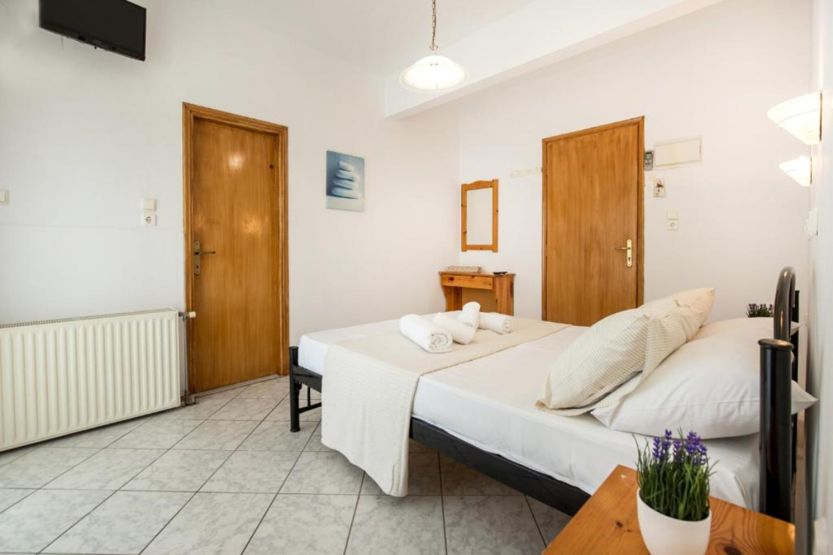Ianos apartments ekonomi studio.jpg