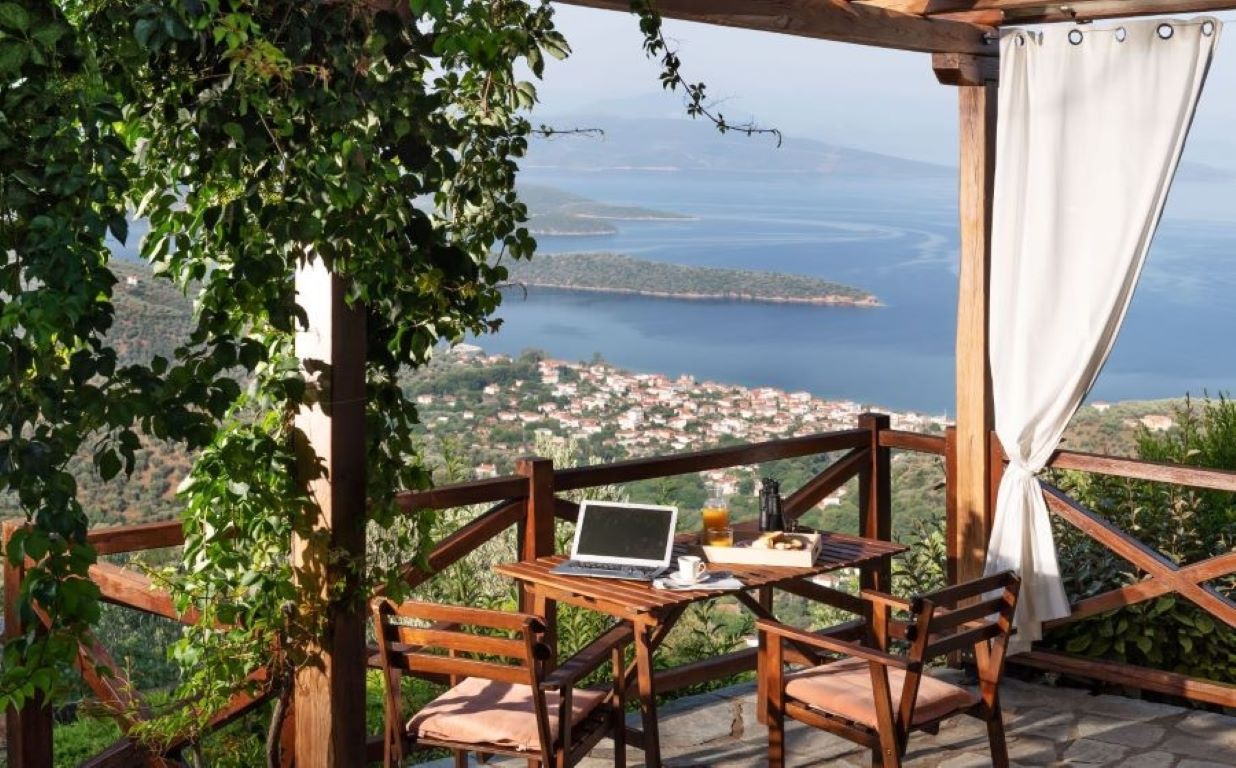 Esperos Suites & Villas-Terasa.jpg