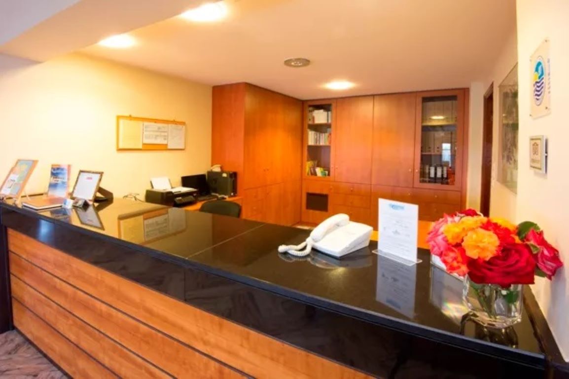 Corali Hotel Evia-Recepcija.jpg