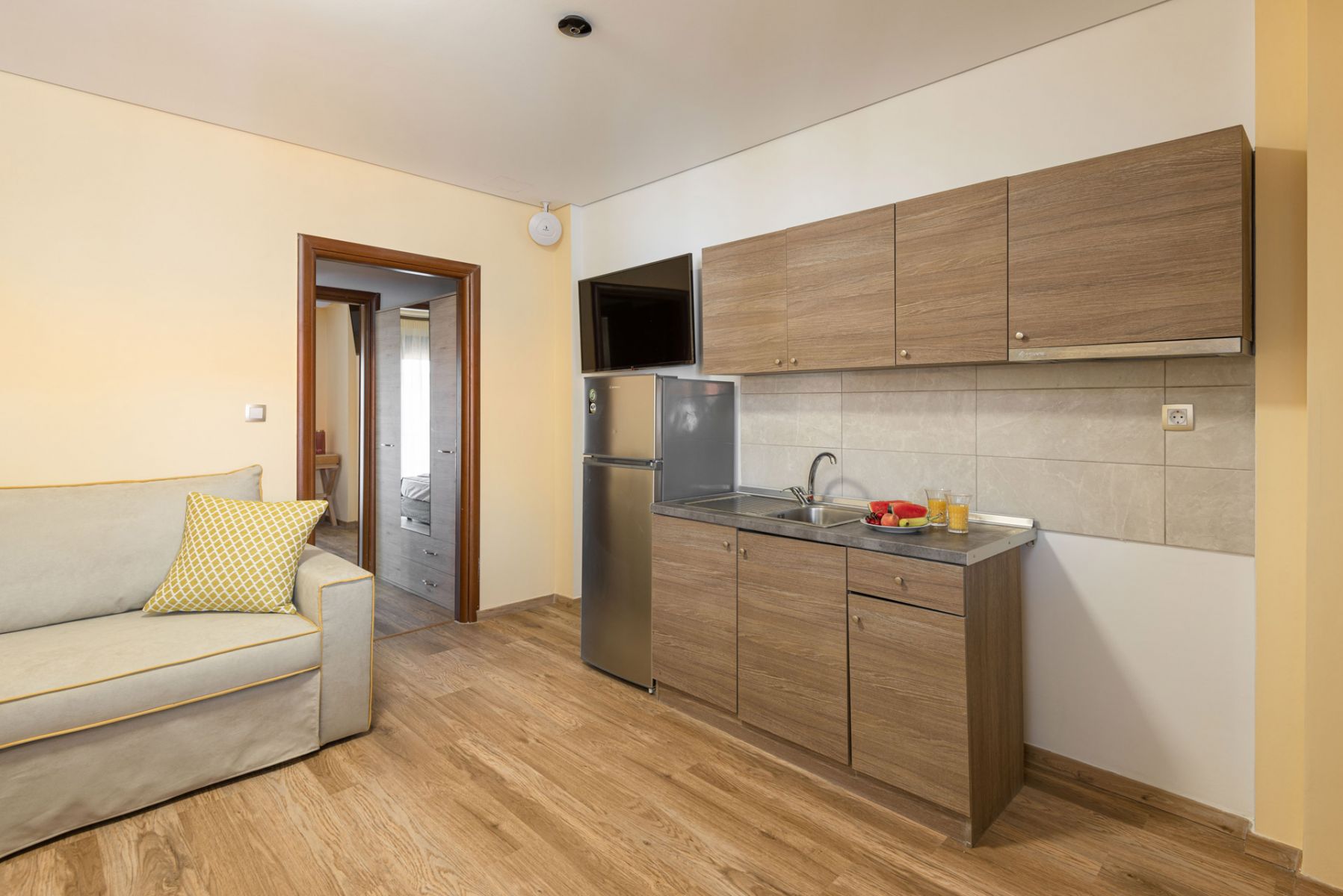 Regos Resort Hotel-Porodicni apartman kuhinja.jpg