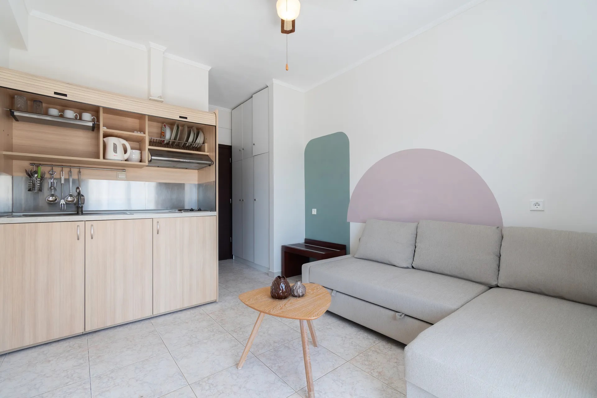 Naias Apartments-Superior apartman dnevna soba.jpg
