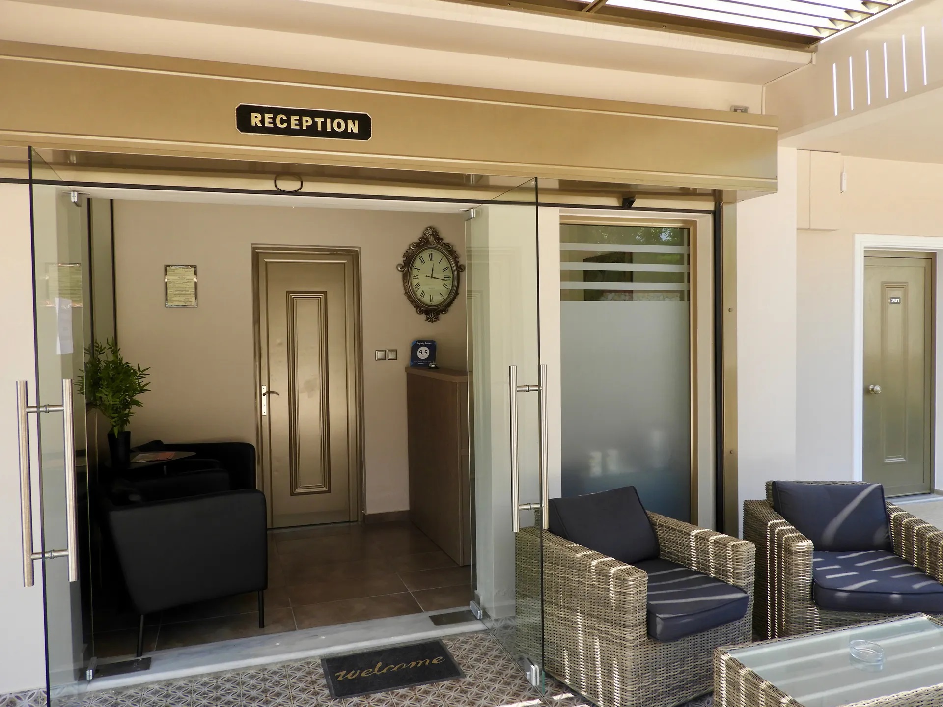 Royalty Suites Seaside-Recepcija.jpg