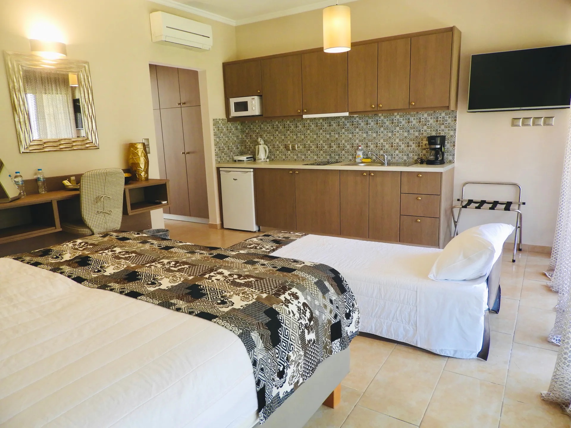 Royalty Suites Seaside-Trokrevetni studio.jpg
