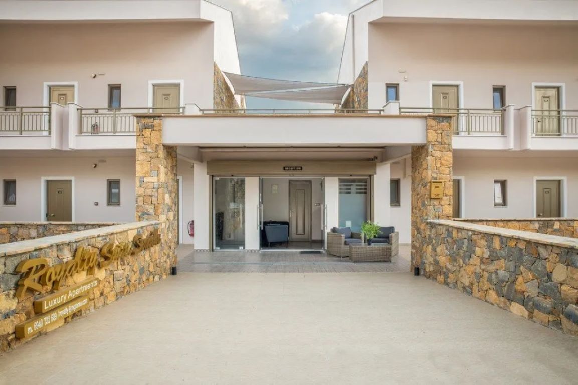 Royalty Suites Seaside-Ulaz u hotel.jpg