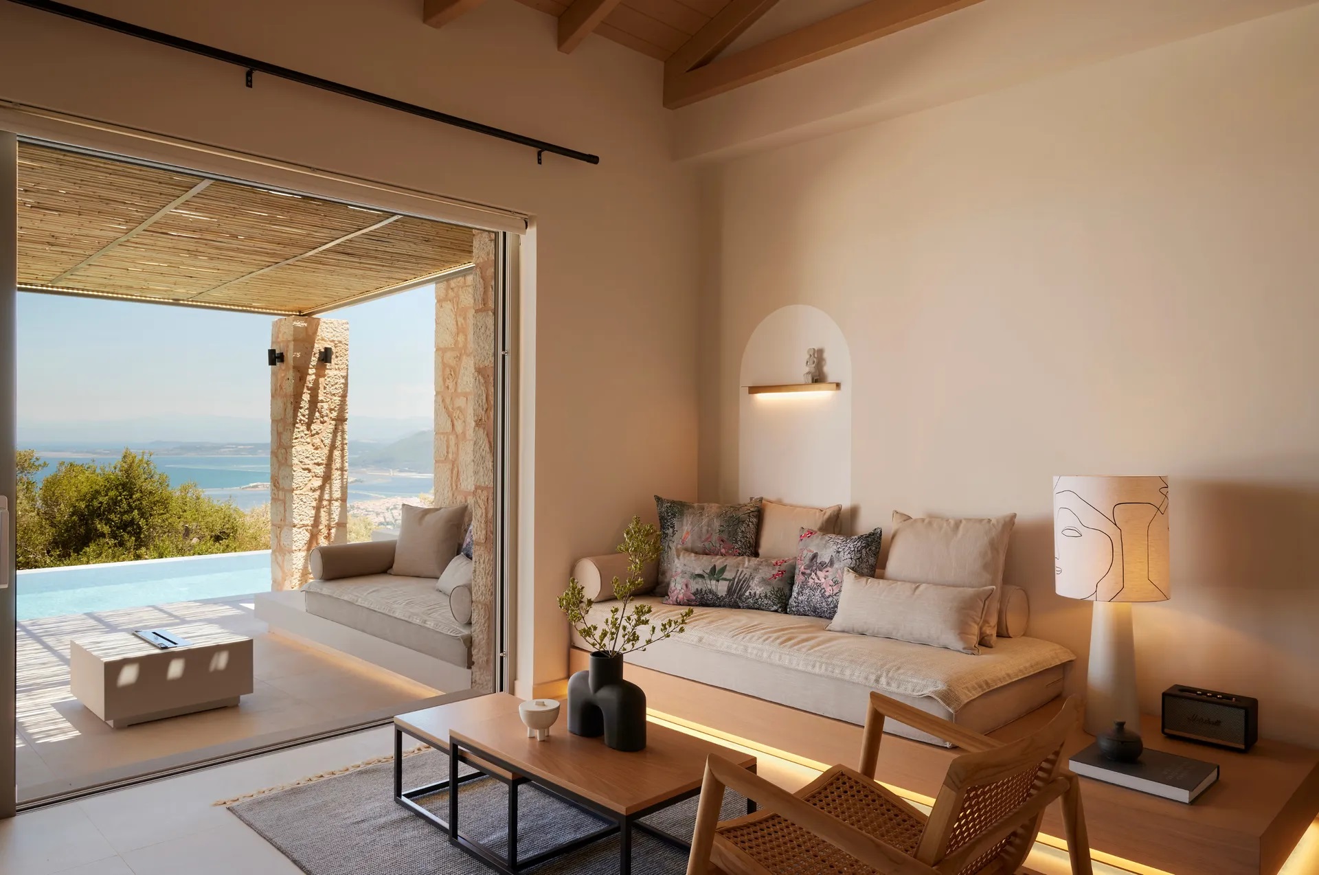 Epiphany VIllas-Dvosobna vila dnevna soba.jpg
