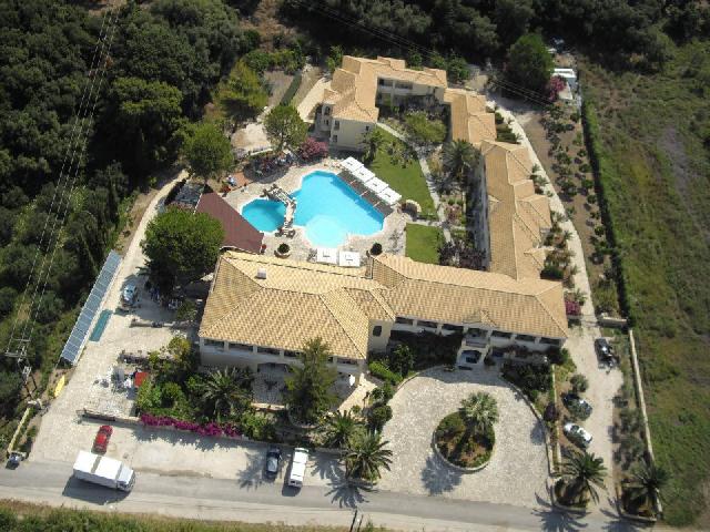 Hotel Karavostasi beach 3.jpg