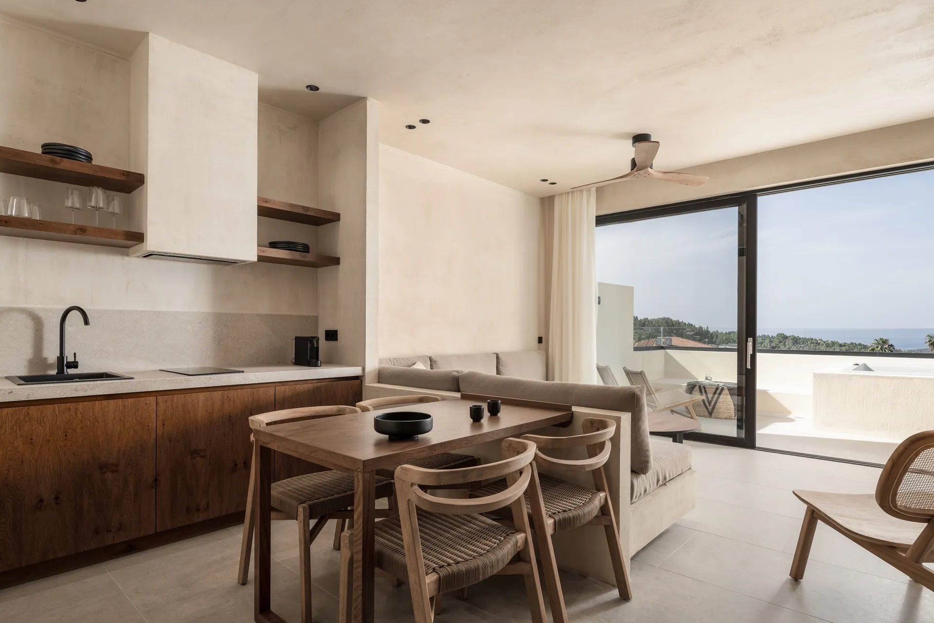 Seven Rocks-Junior suite djakuzi.jpg