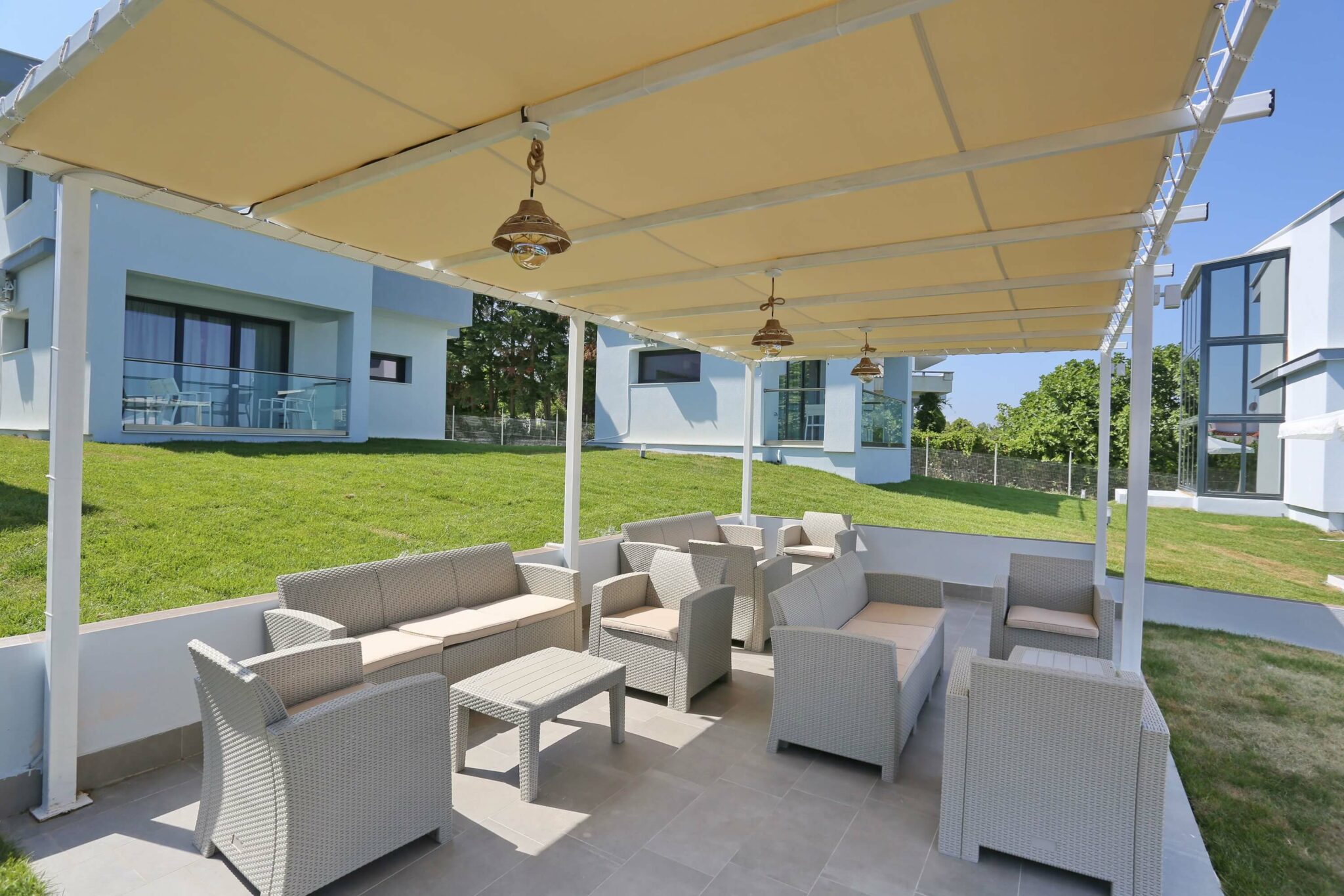 Blue Avenue-Basta hotela.jpg