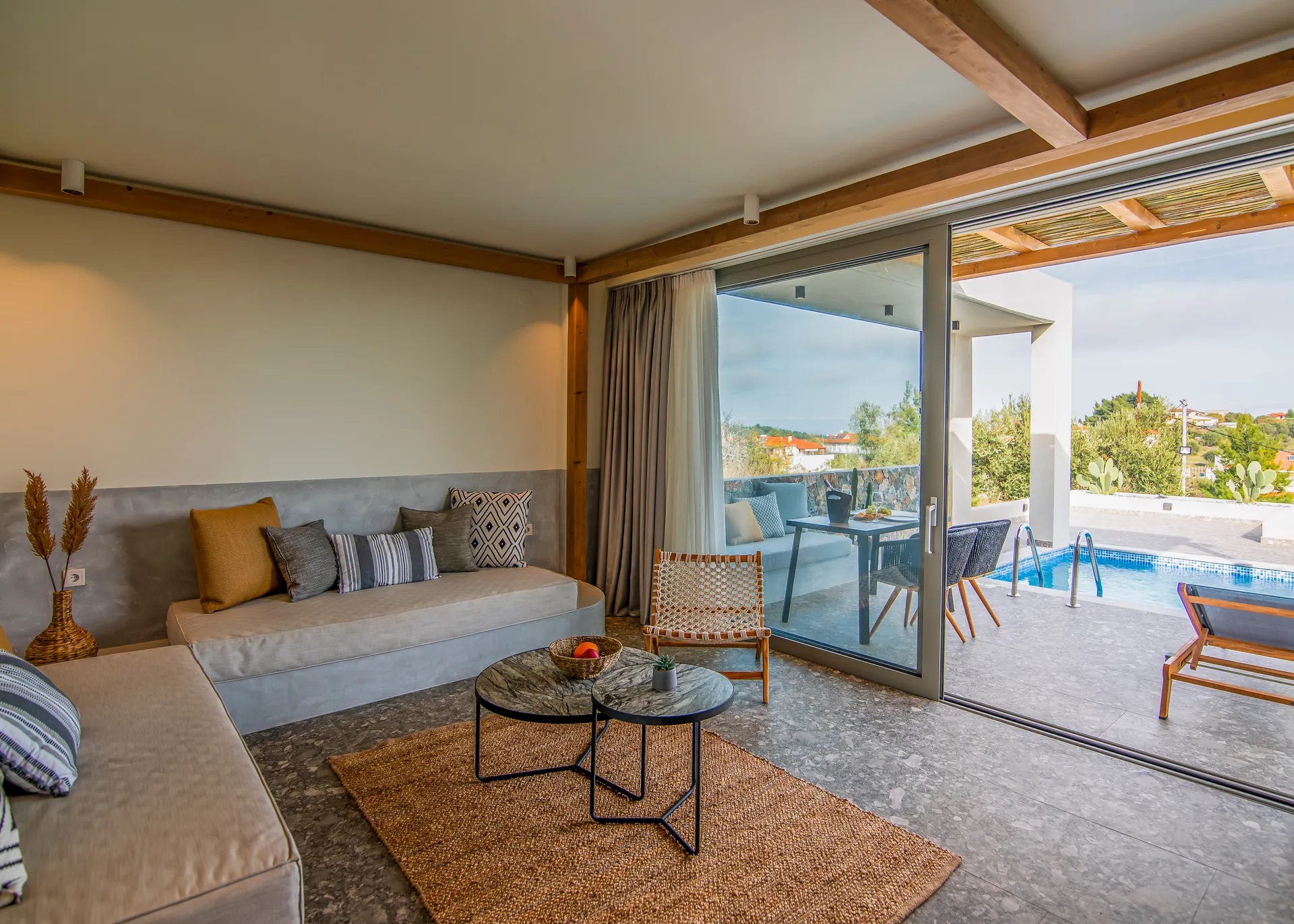 Kaktus Suites-Suite dnevna soba.jpg