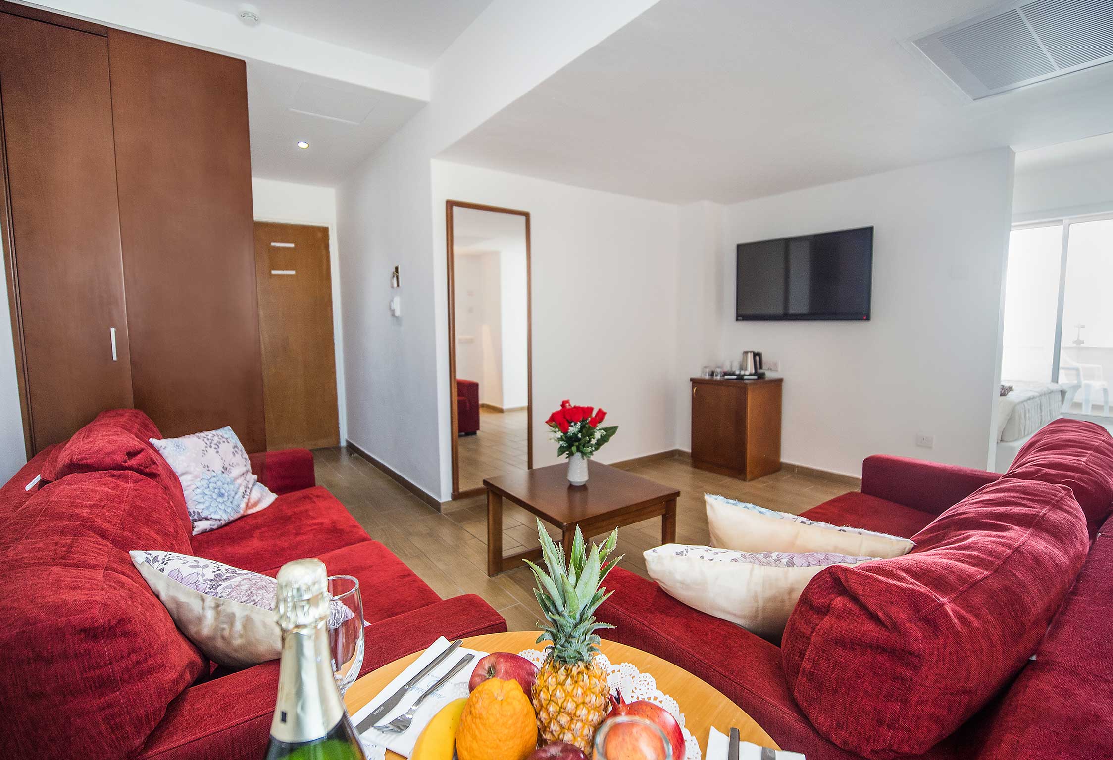 Avlida Hotel-Suite pogled more.jpg