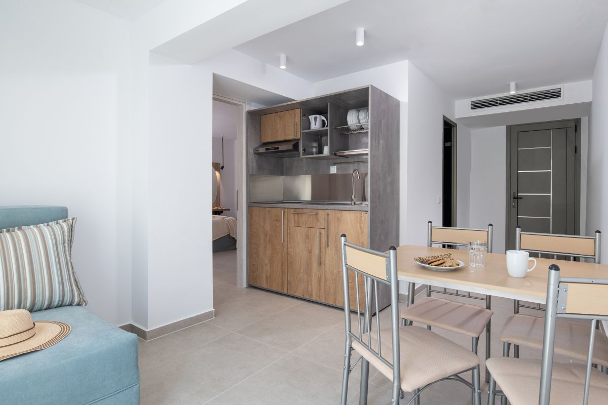 Hanioti Central Hotel-Porodicni apartman Tanos.jpg