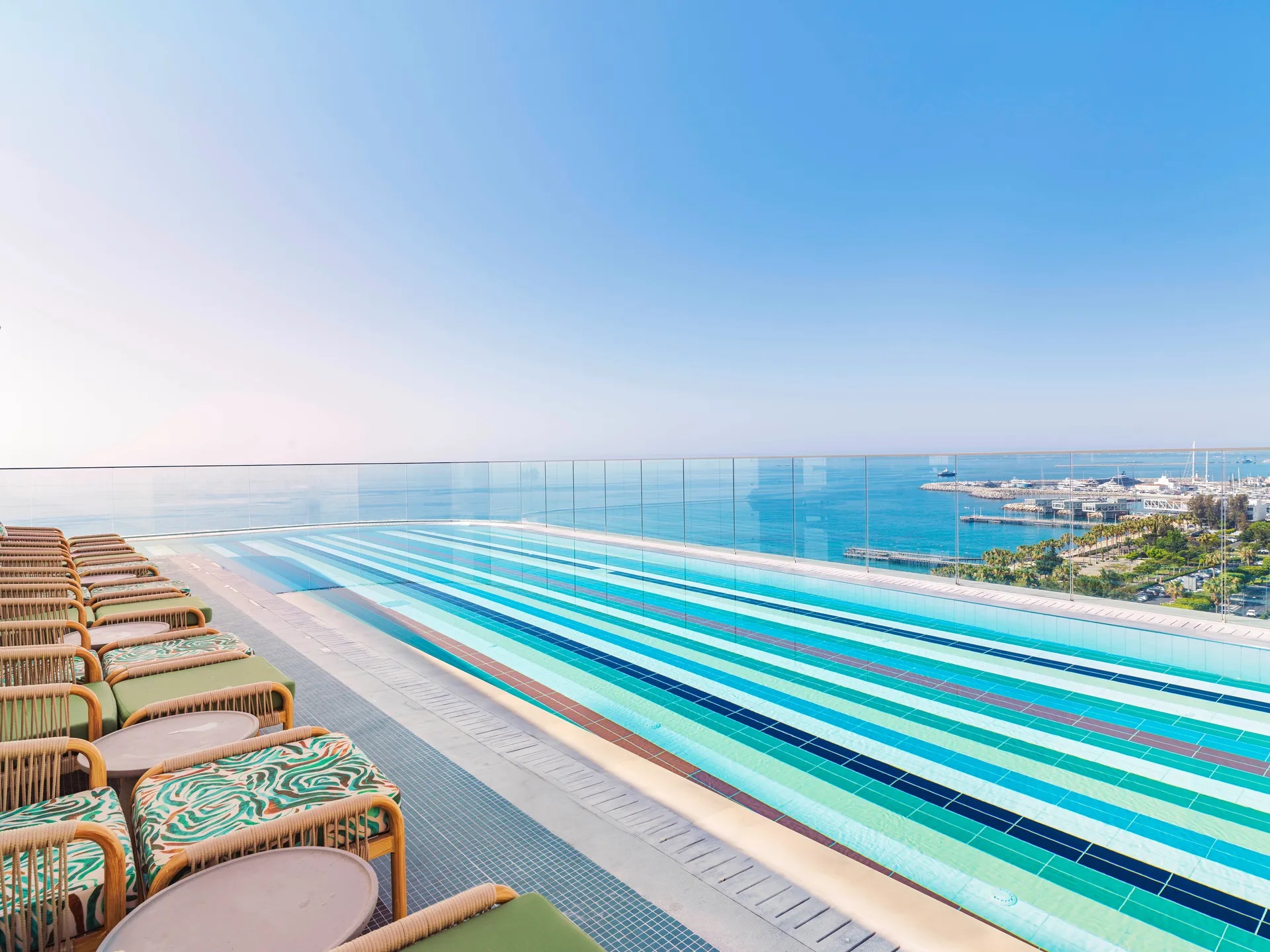 NYX Hotel Limassol by Leonardo-Bazen na krovu.jpg