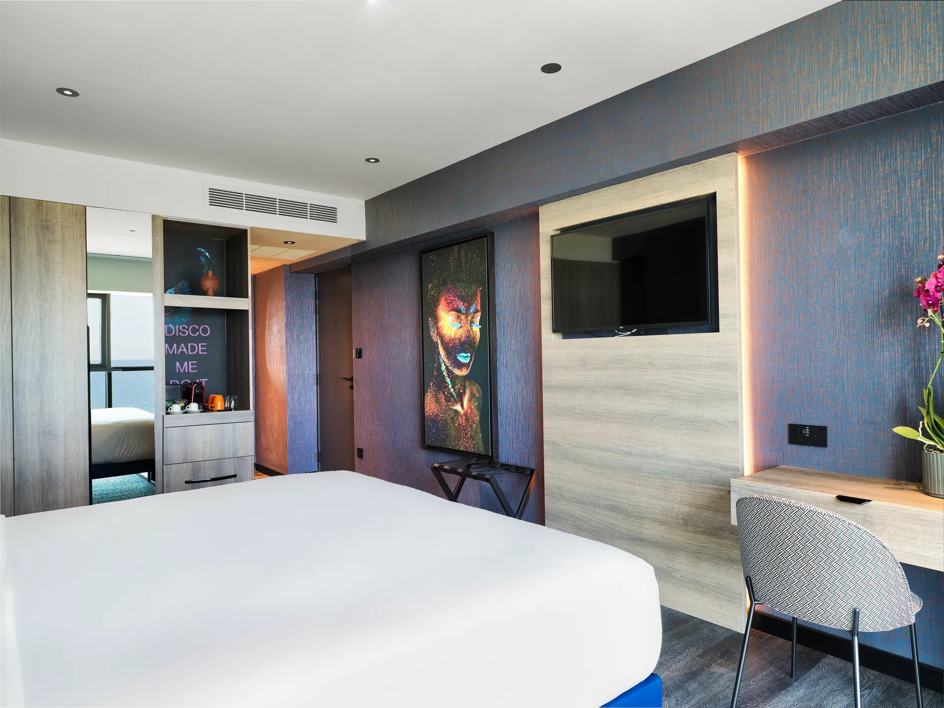 NYX Hotel Limassol by Leonardo-Executive soba.jpg