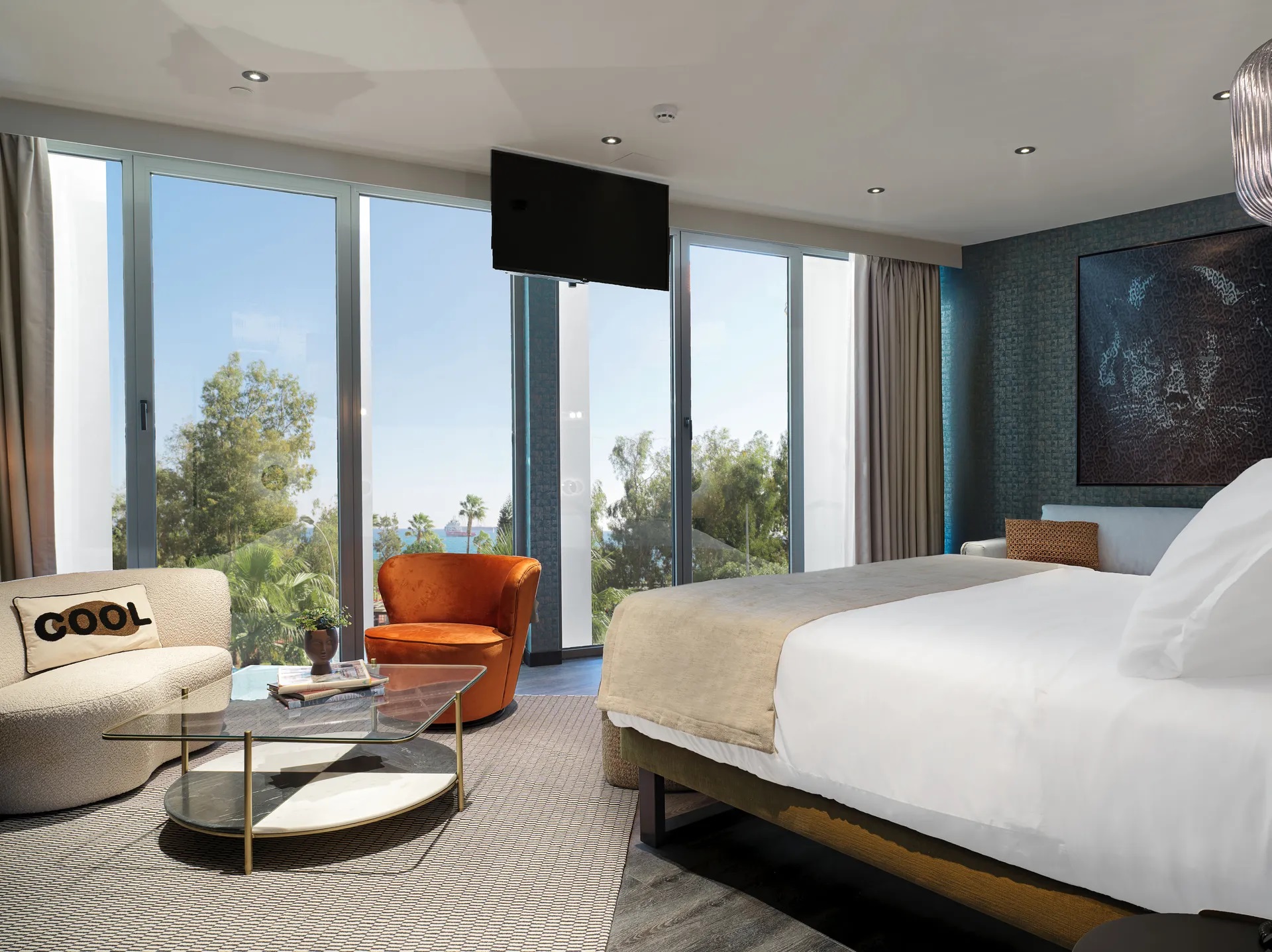 NYX Hotel Limassol by Leonardo-Suite pogled more.jpg