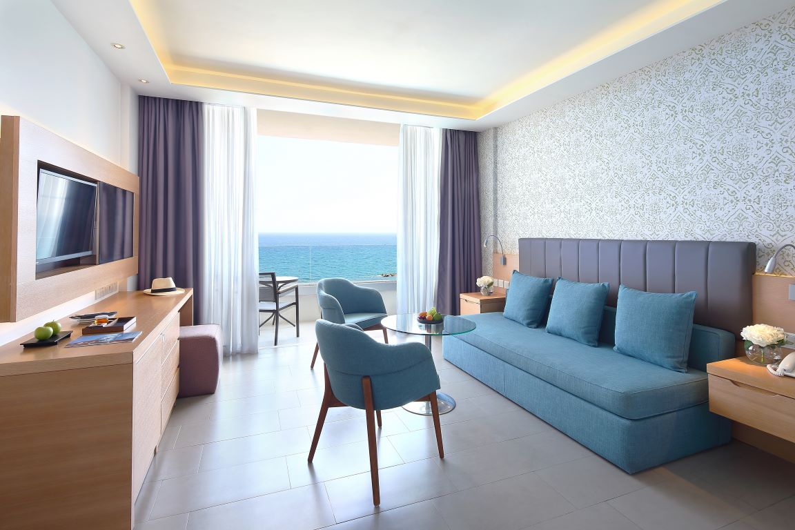 Royal Apollonia Limassol-Executive suite.jpg